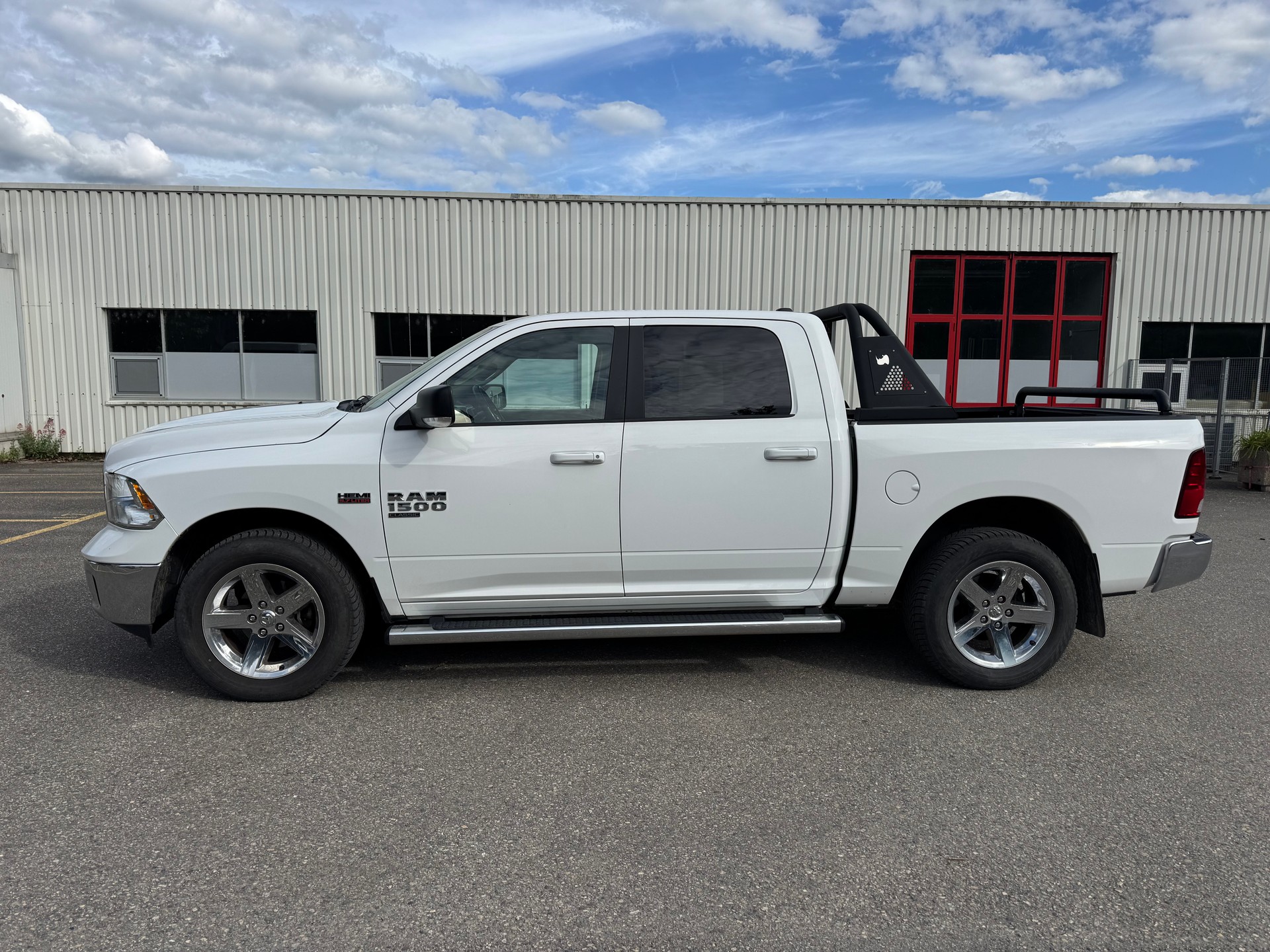 DODGE RAM 1500 Classic-image-2