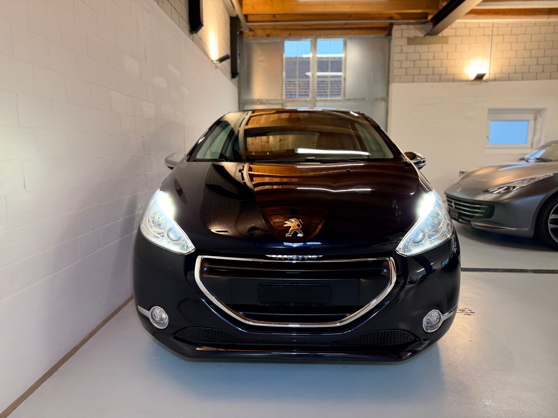 PEUGEOT 208 1.6 VTI XY-showroom-element-1