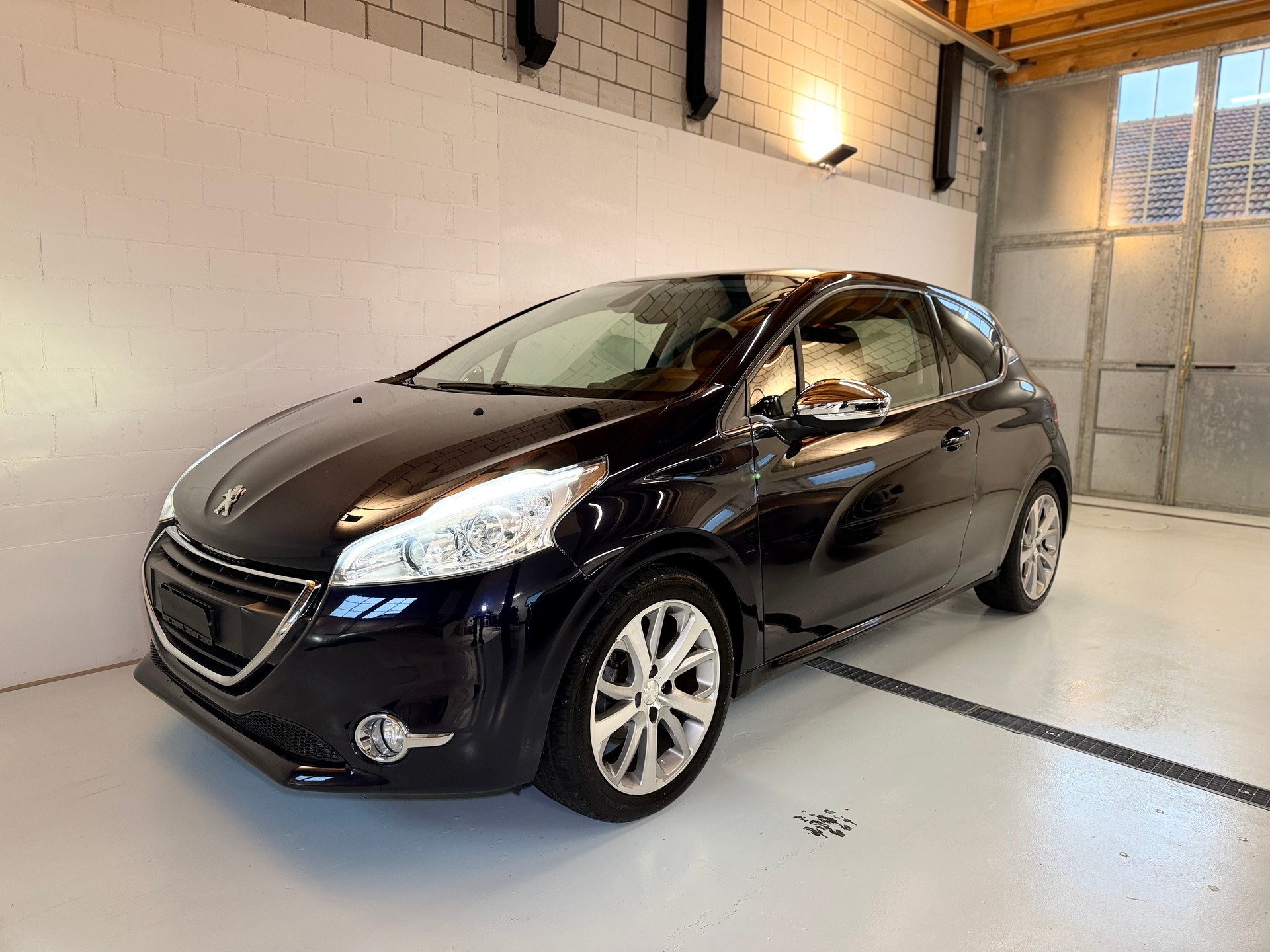 PEUGEOT 208 1.6 VTI XY