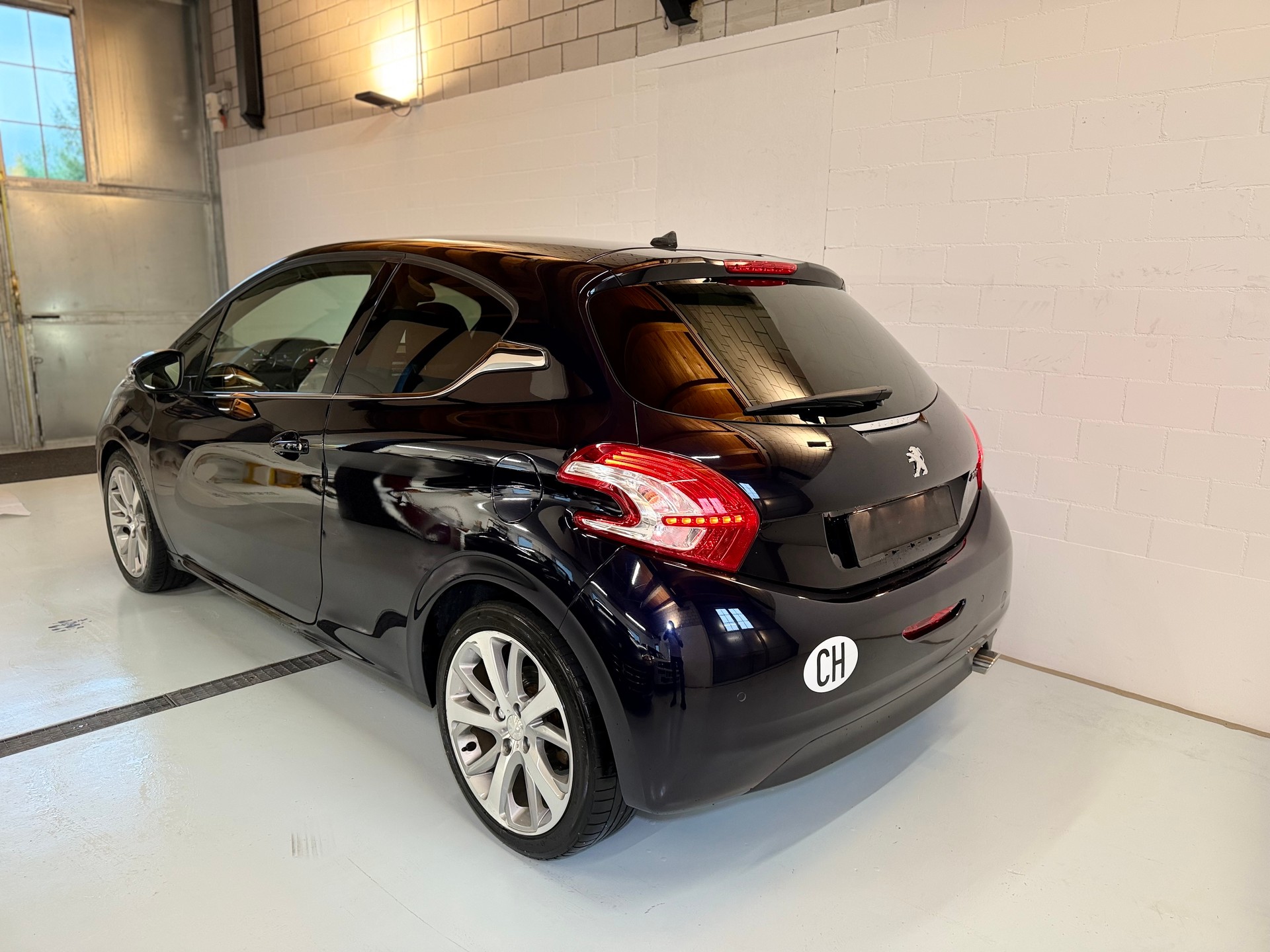 PEUGEOT 208 1.6 VTI XY-image-4