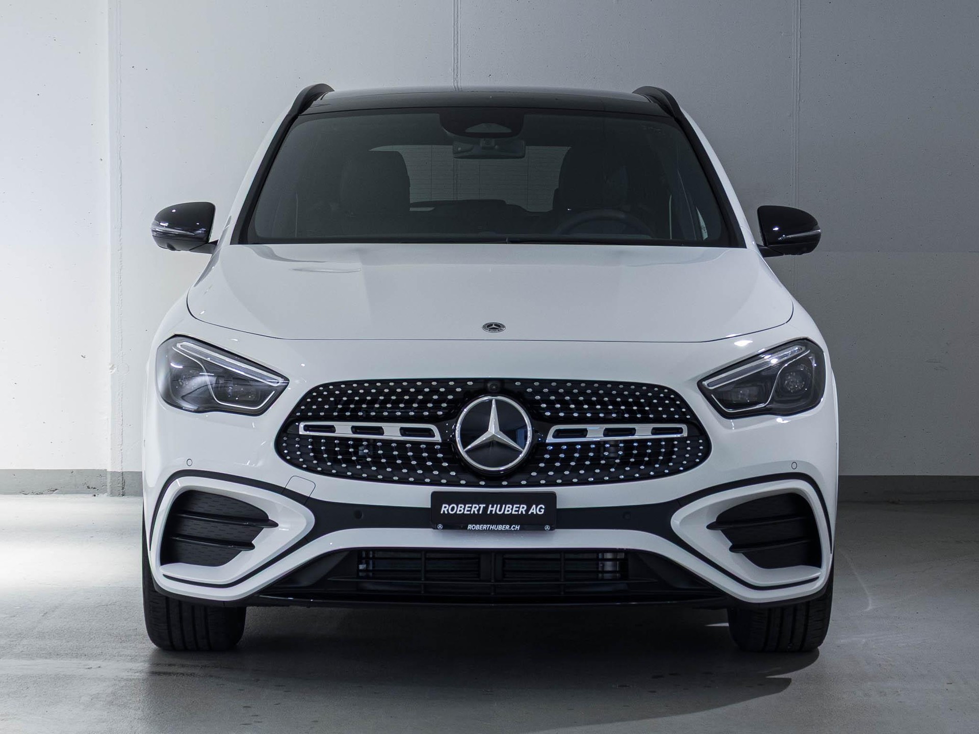 MERCEDES-BENZ GLA 250 Swiss Star AMG Line 4matic-image-2