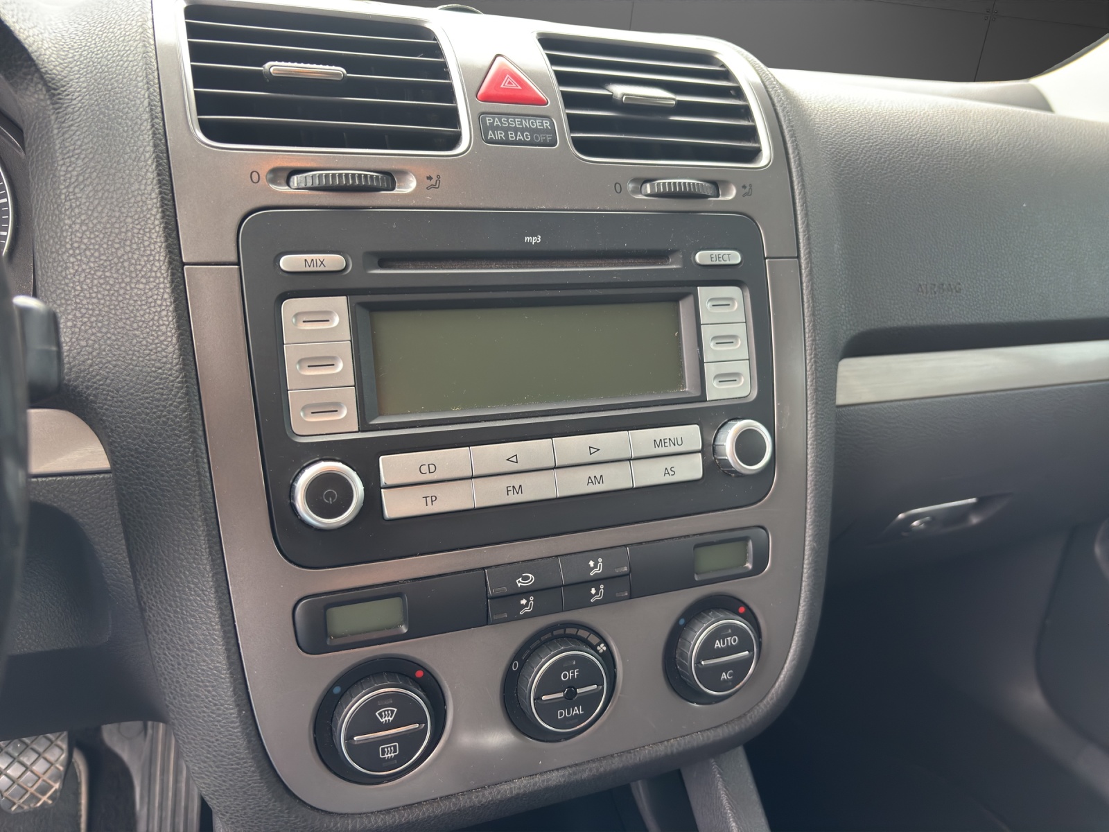 VW Golf 1.9 TDI Trendline 4Motion-image-6