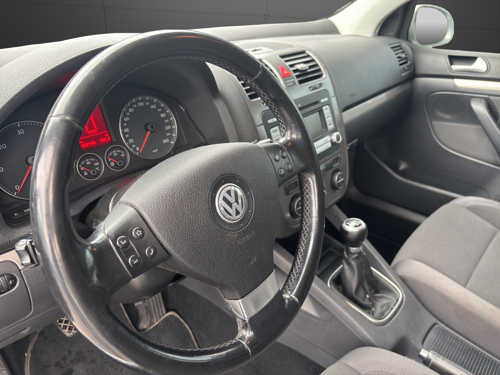 VW Golf 1.9 TDI Trendline 4Motion-image-4