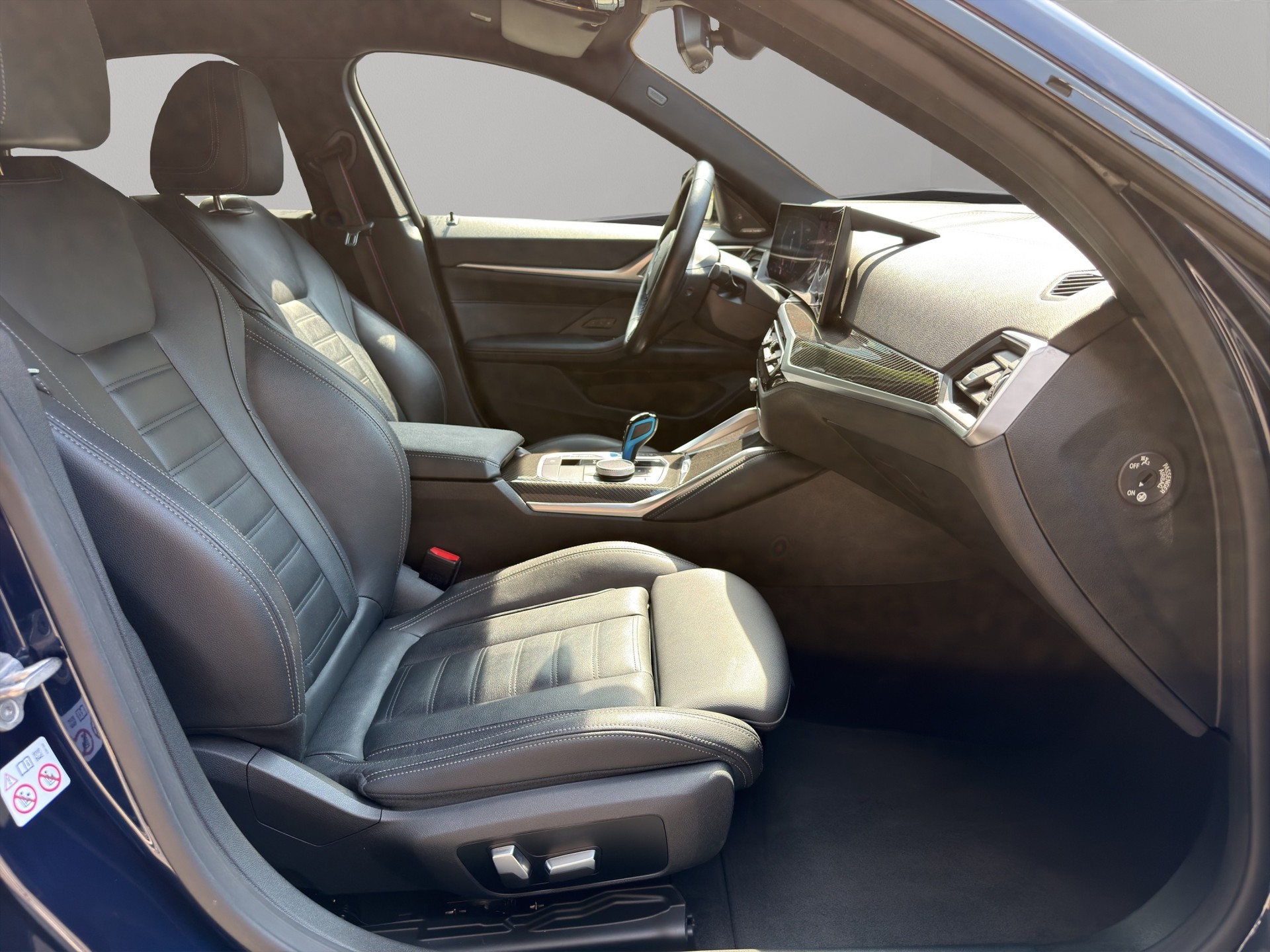 BMW i4 eDrive 40 M Sport Pro-image-21