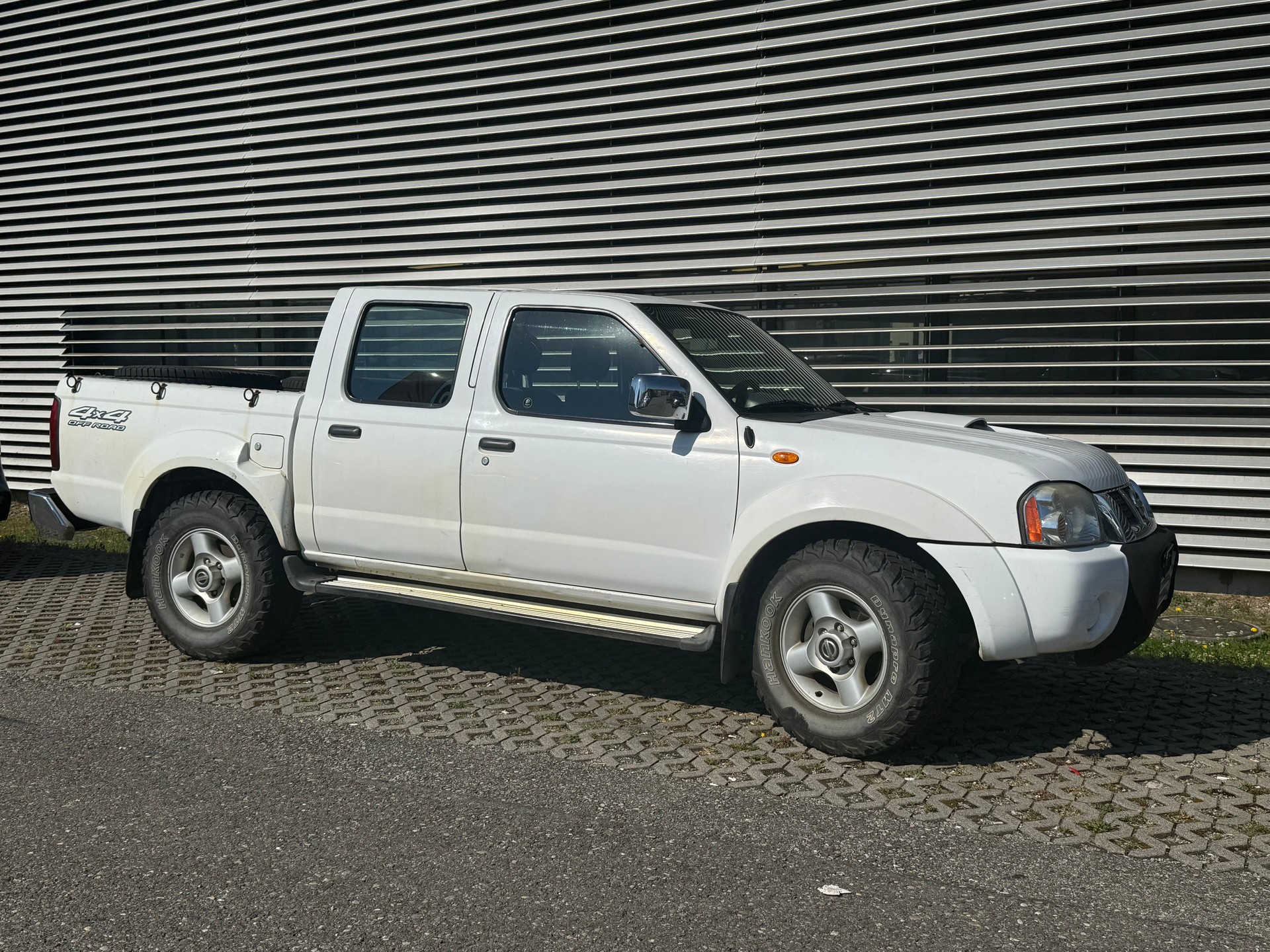 NISSAN Double Cab Navara 2.5 Di 4x4