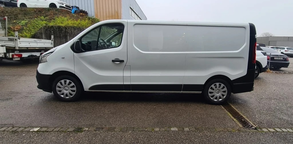 RENAULT Trafic 2.0 Energy dCi 120 3.0t Business L2H1 ** L2 H1 ** 3-Plätzer ** Klimaanlage ** Holz-Werkstatt-Einrichtung ** Modell 2022-showroom-element-3