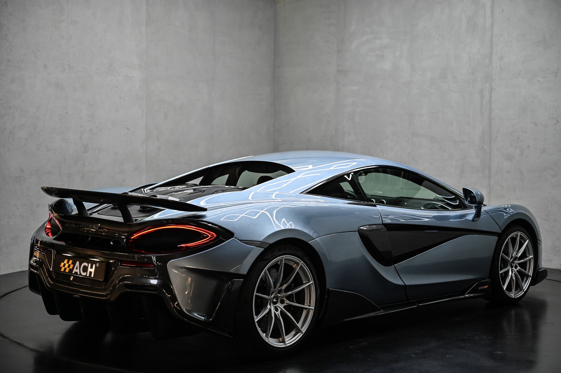 McLAREN 600LT Coupé-image-8