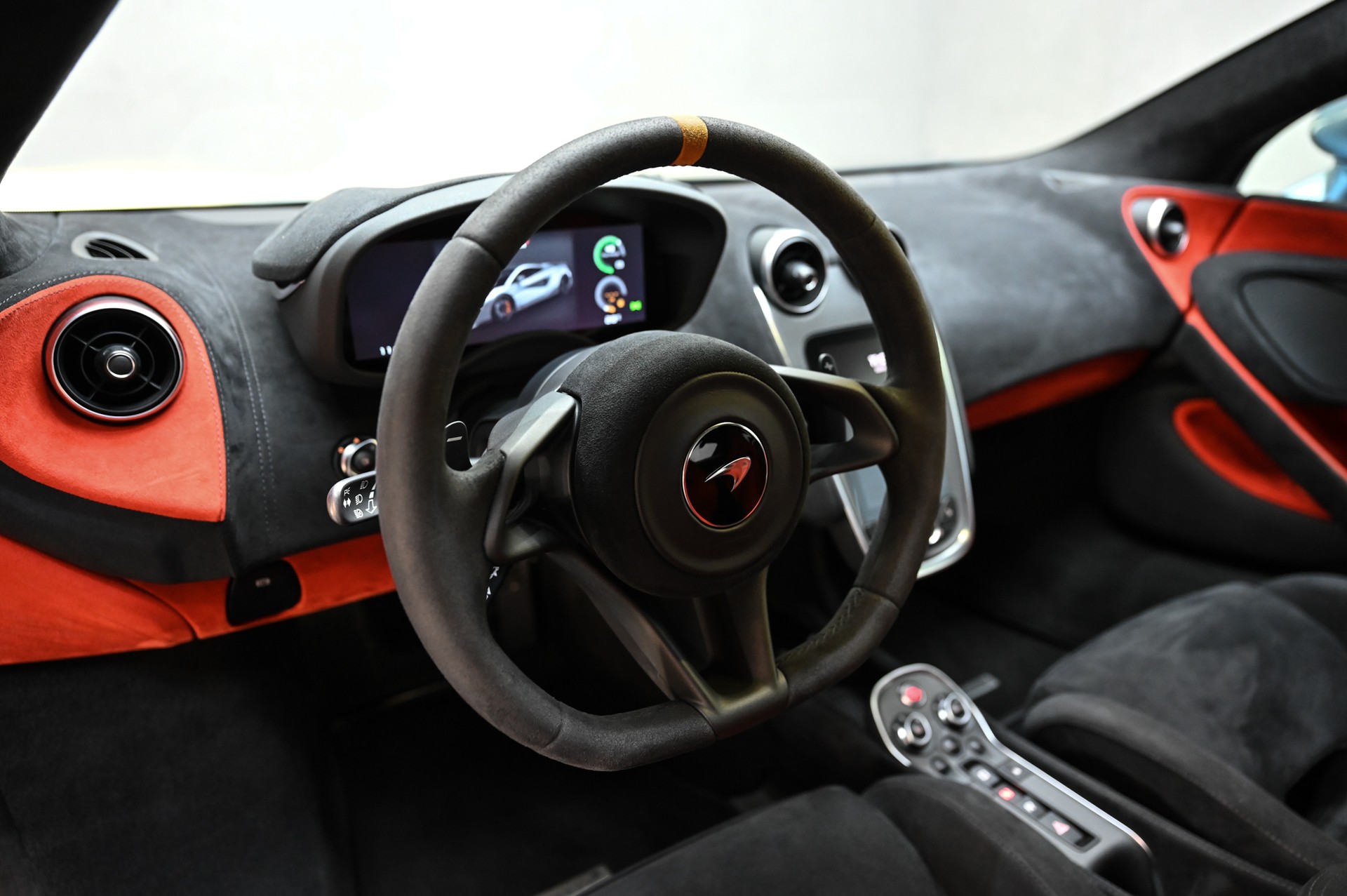 McLAREN 600LT Coupé-image-26