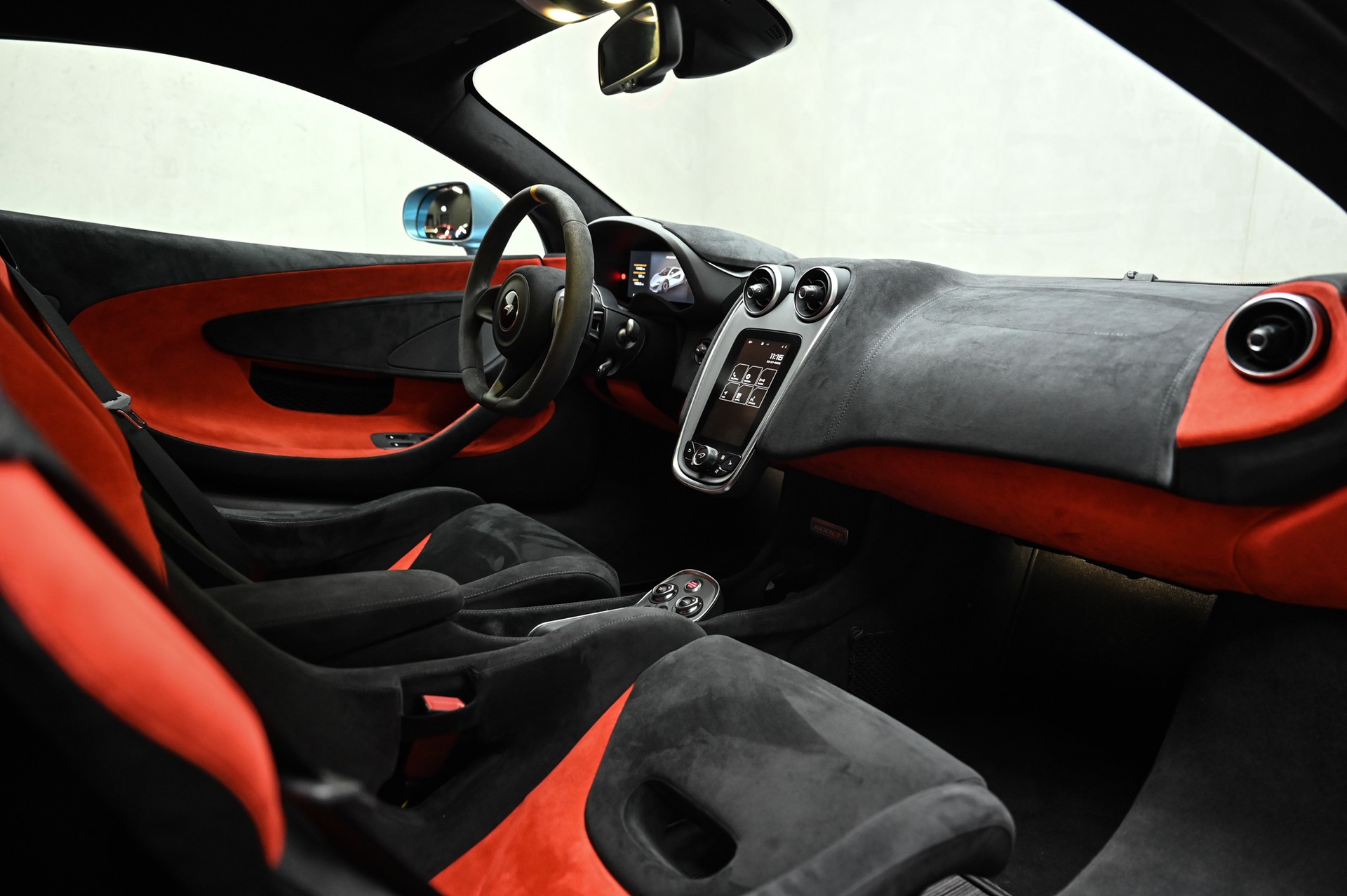 McLAREN 600LT Coupé-image-29