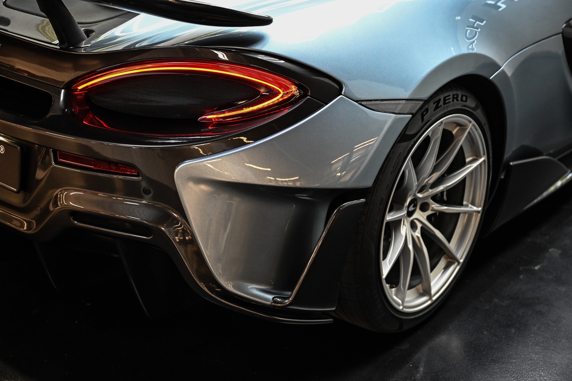McLAREN 600LT Coupé-image-19
