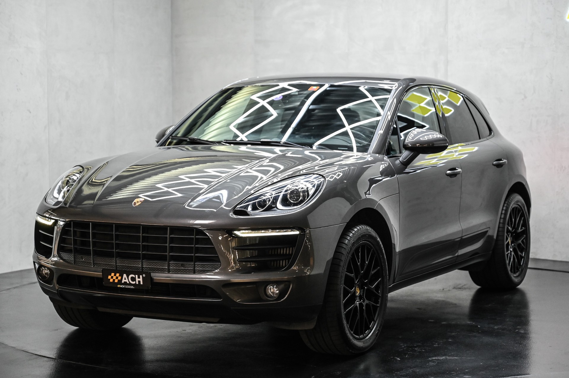 PORSCHE Macan 3.0 V6 S-showroom-element-2