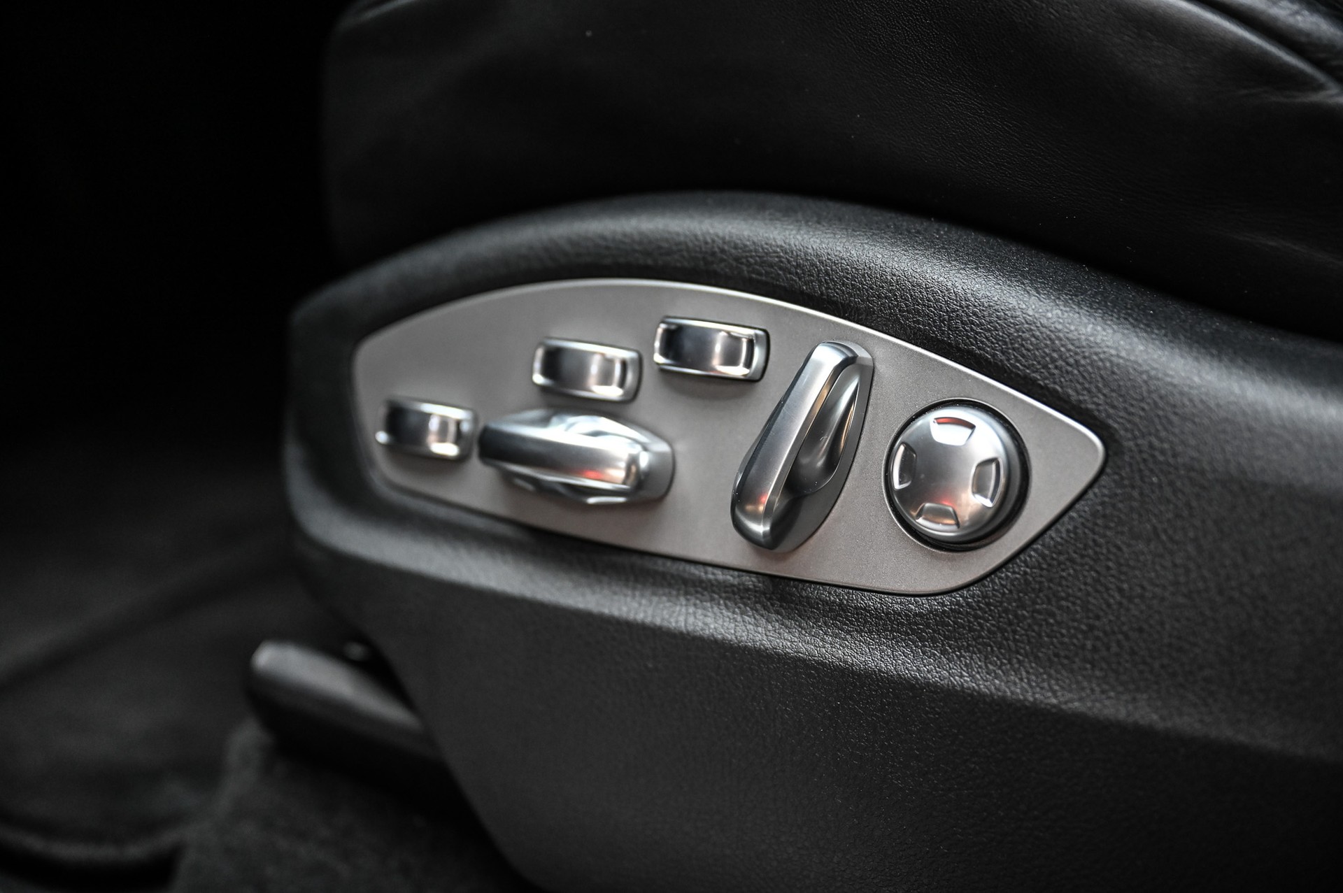 PORSCHE Macan 3.0 V6 S-image-25