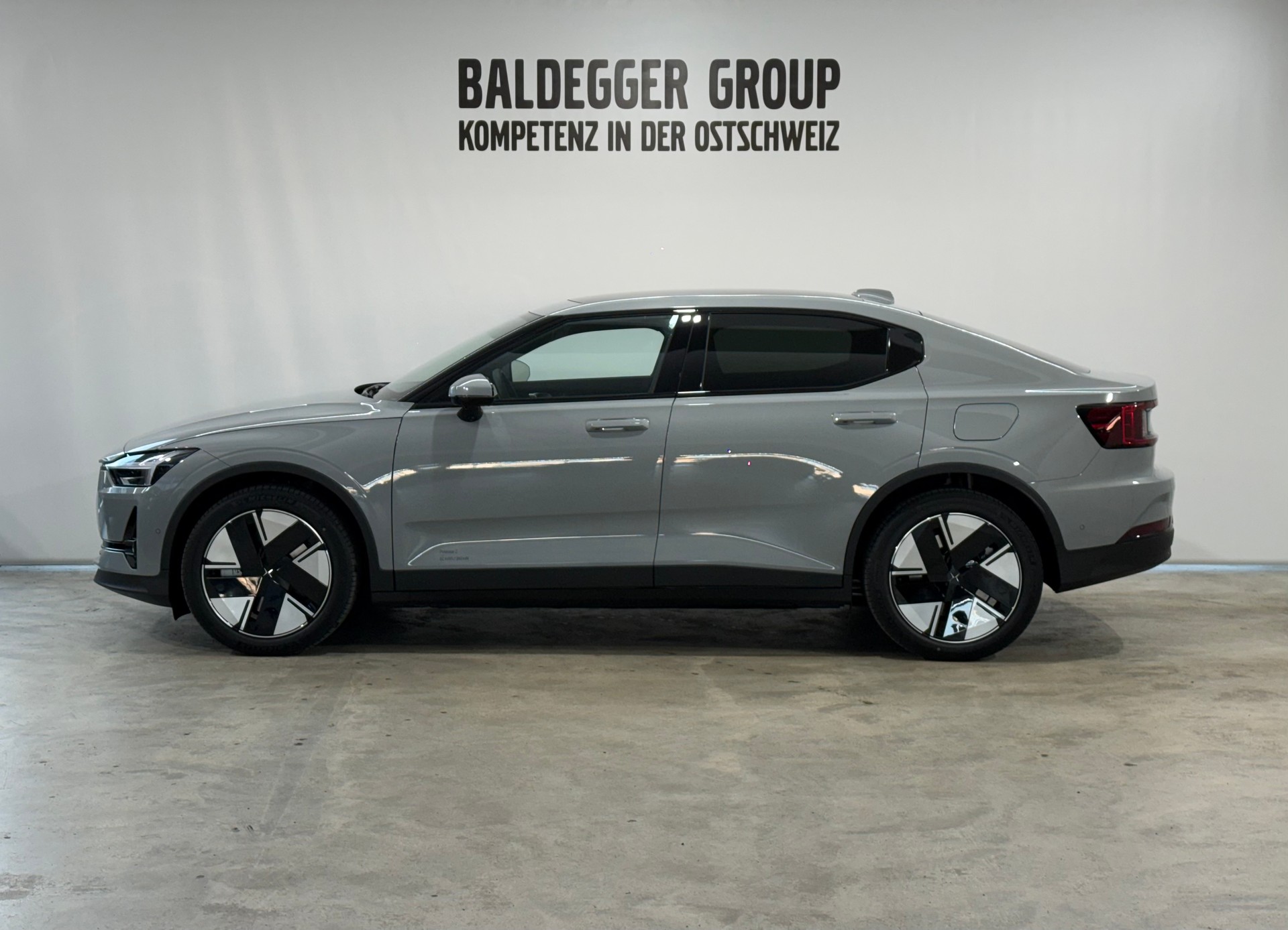 POLESTAR 2 Long Range Dual Motor Prime-showroom-element-1