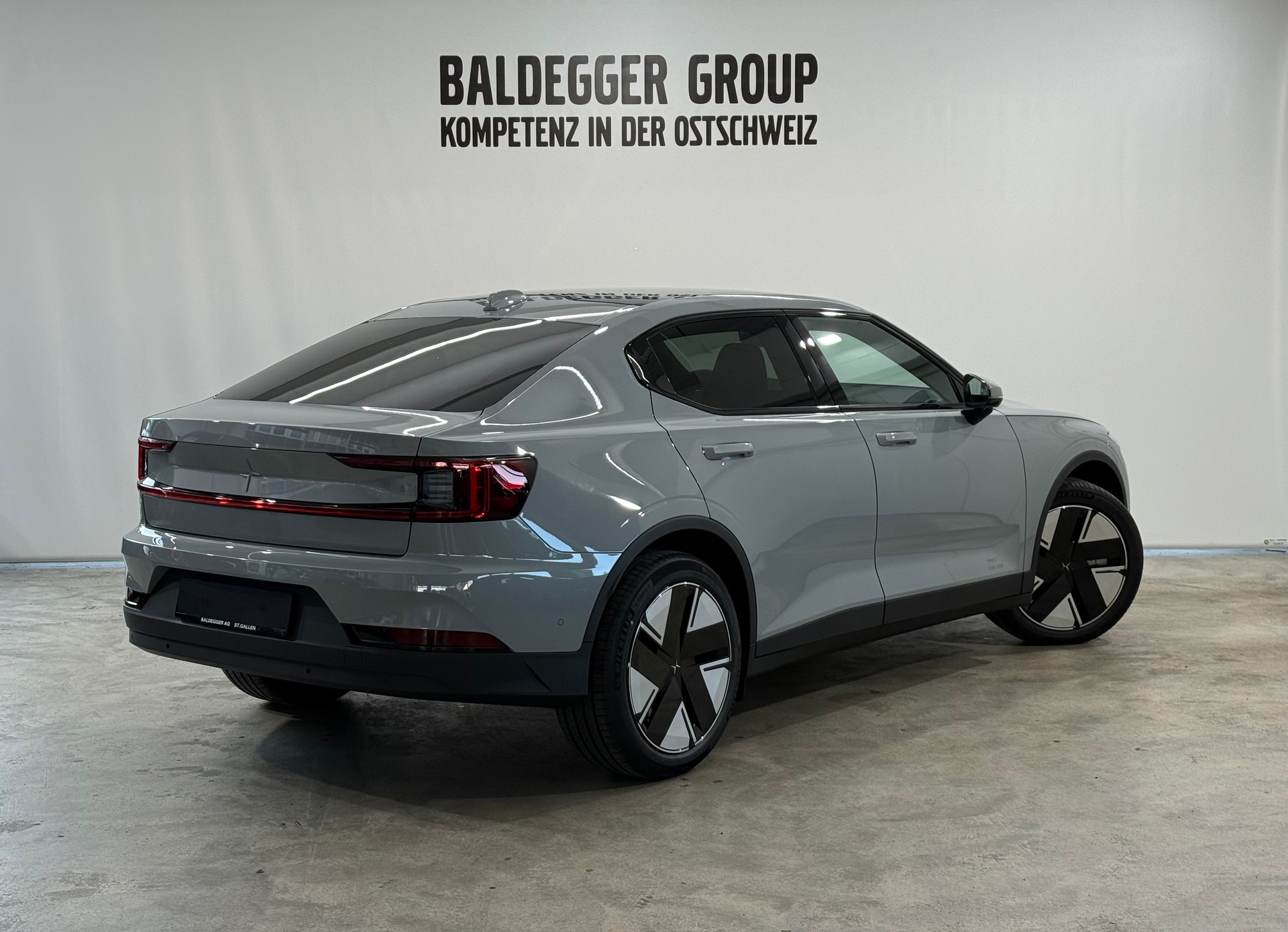 POLESTAR 2 Long Range Dual Motor Prime-showroom-element-2
