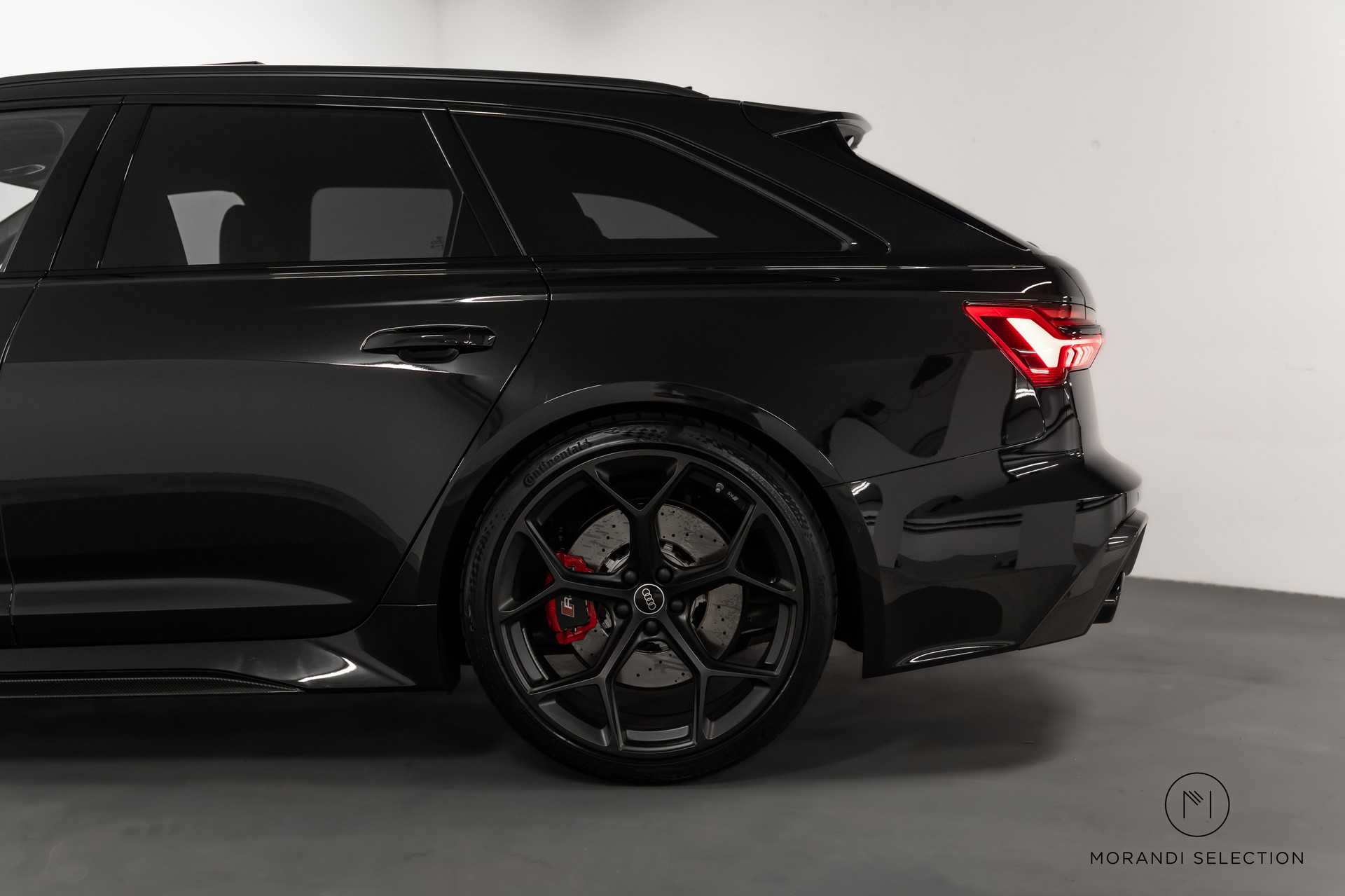 AUDI RS6 Avant 4.0 V8 TFSI performance quattro T-Tronic-image-6