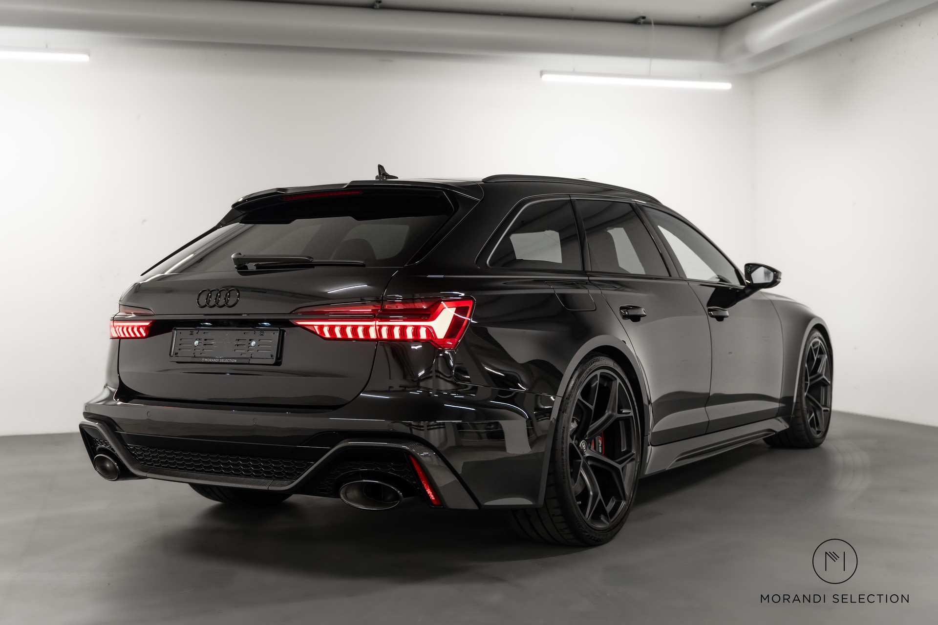 AUDI RS6 Avant 4.0 V8 TFSI performance quattro T-Tronic-showroom-element-2