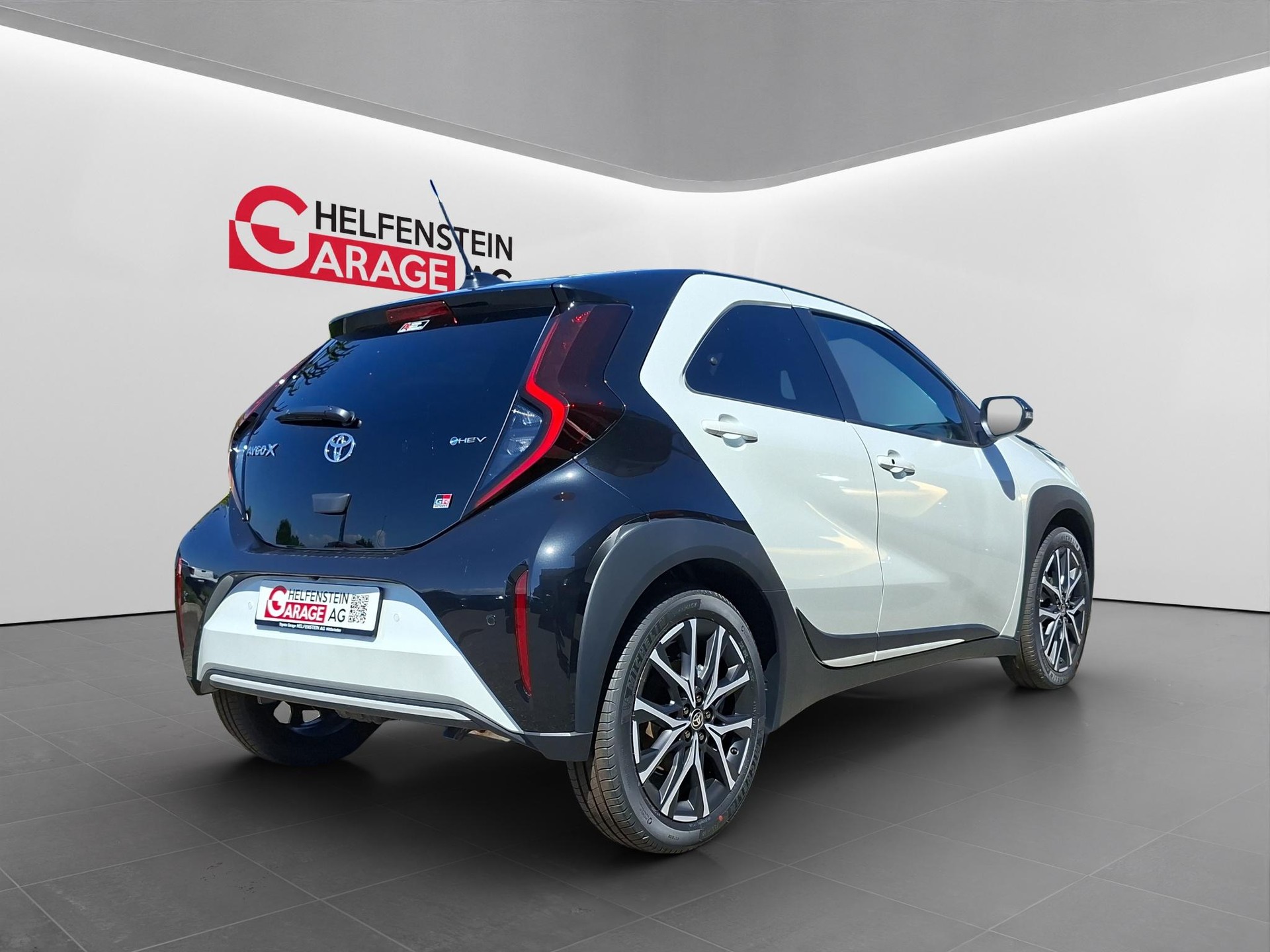 TOYOTA Aygo X 1.5 VVT-i HSD GR Sport-image-4