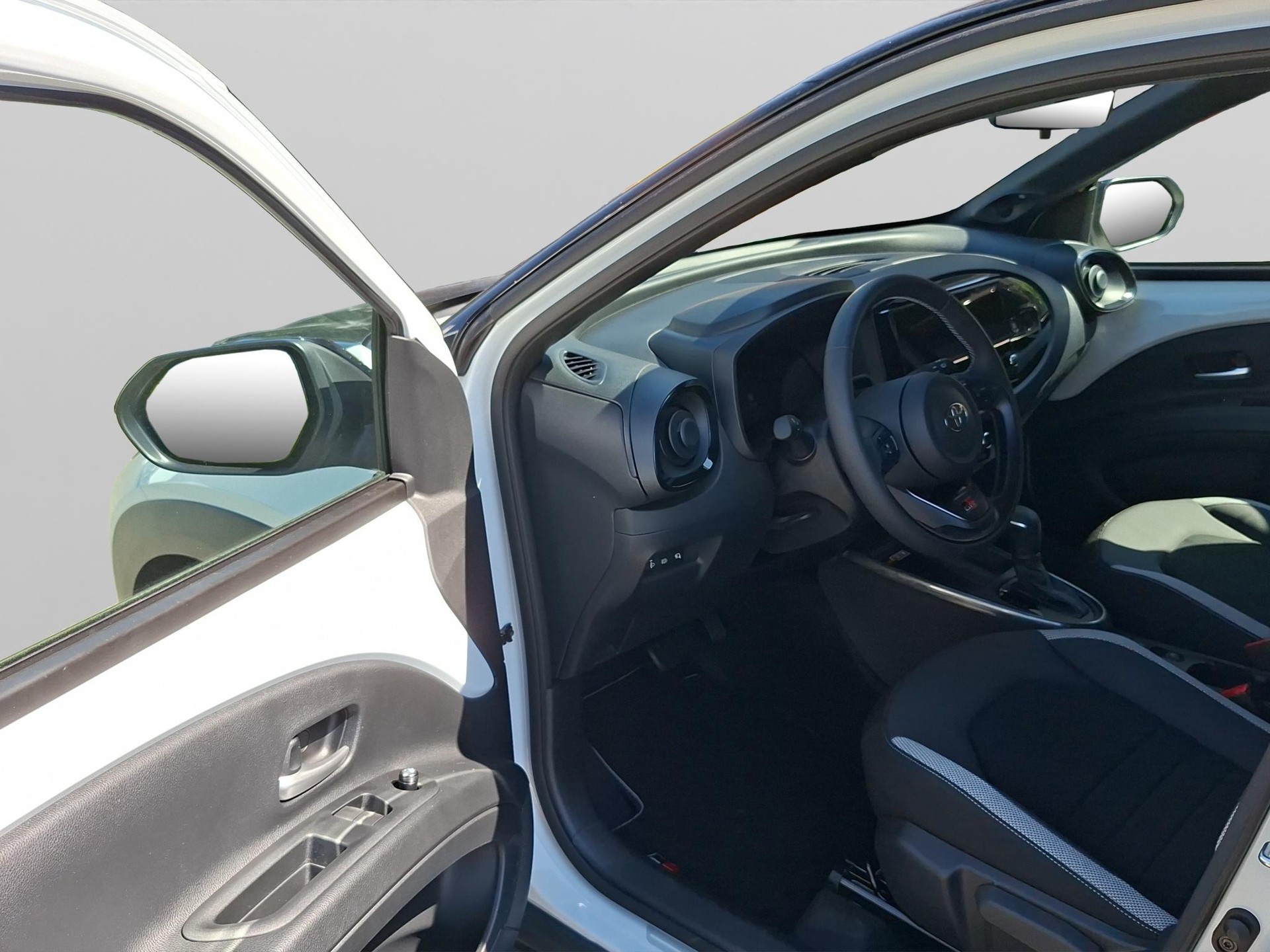 TOYOTA Aygo X 1.5 VVT-i HSD GR Sport-image-7