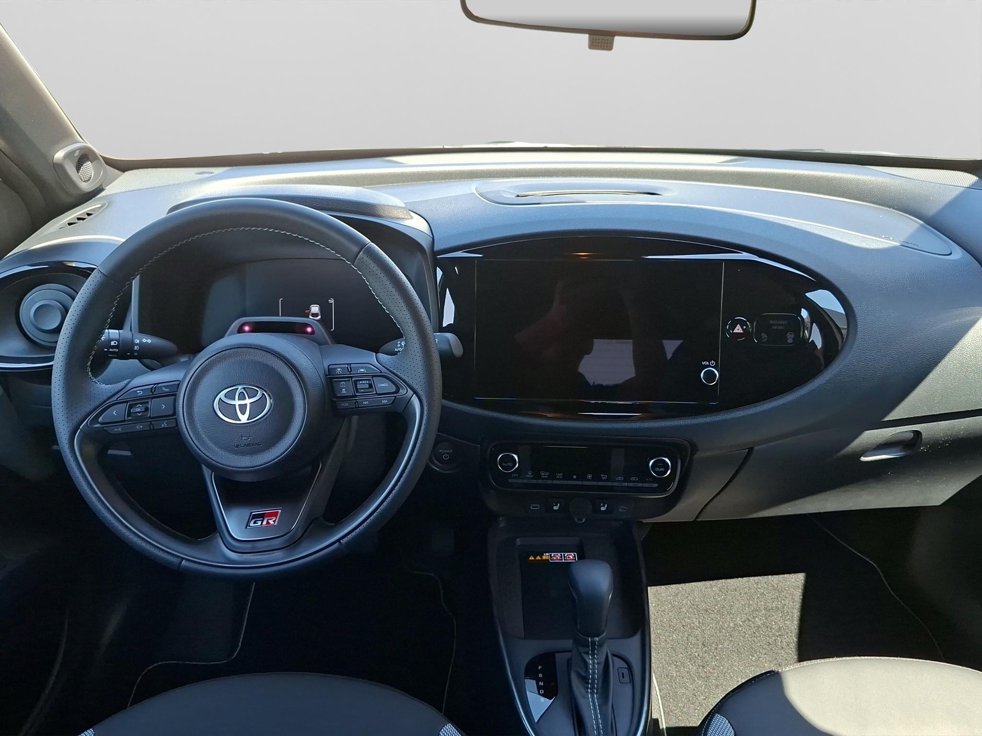 TOYOTA Aygo X 1.5 VVT-i HSD GR Sport-image-6