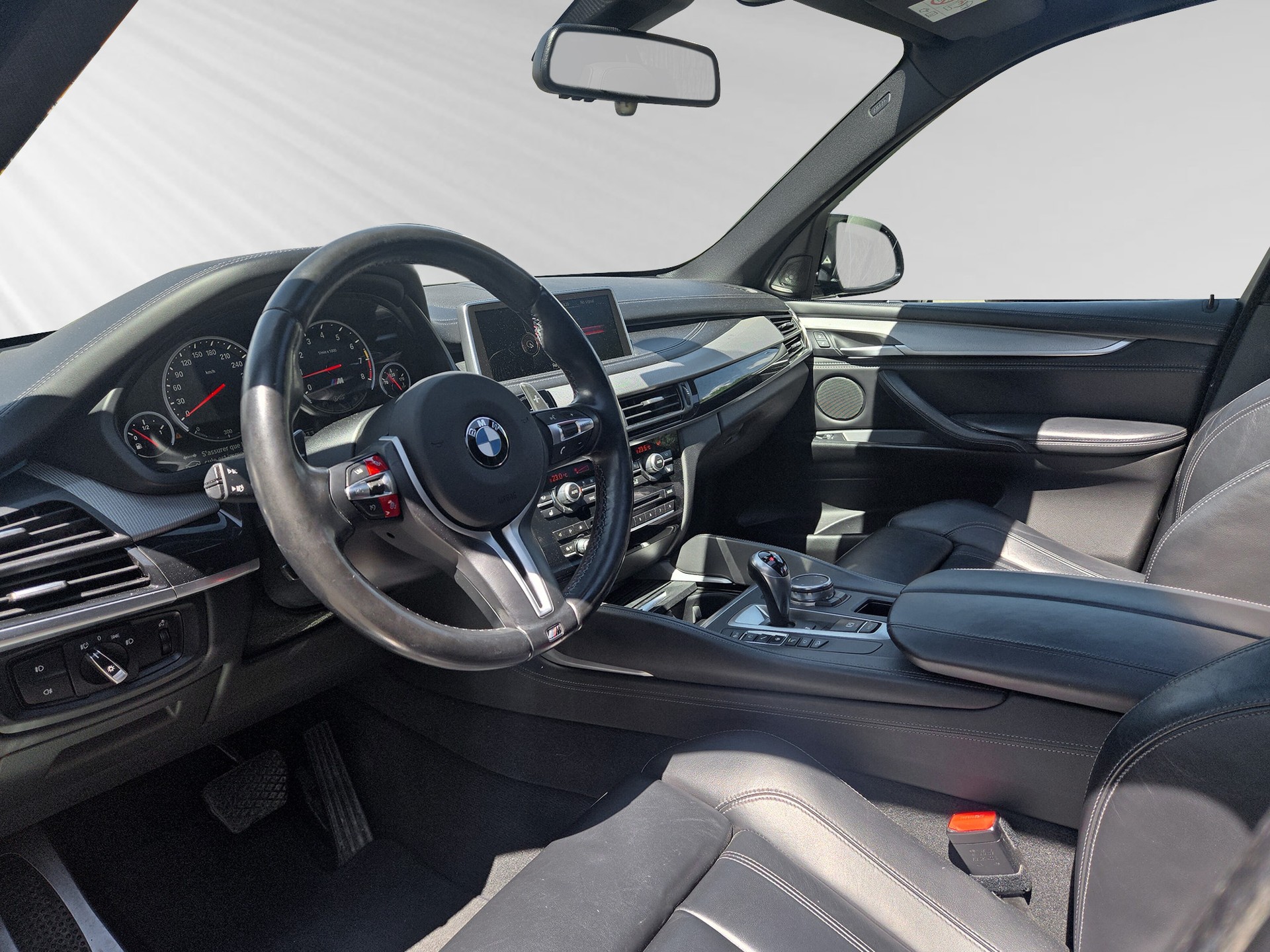 BMW X5M Steptronic-showroom-element-3