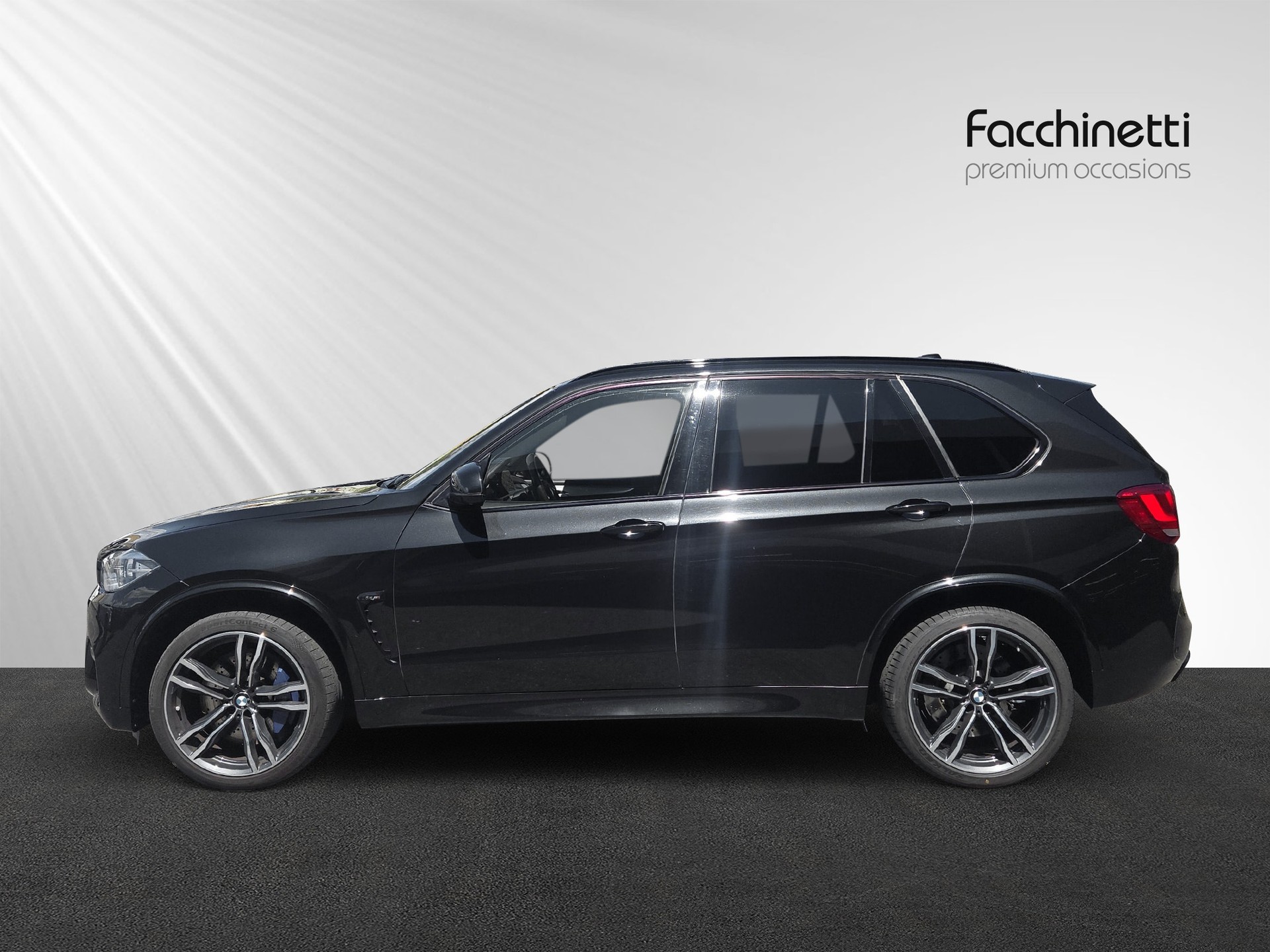 BMW X5M Steptronic-showroom-element-1