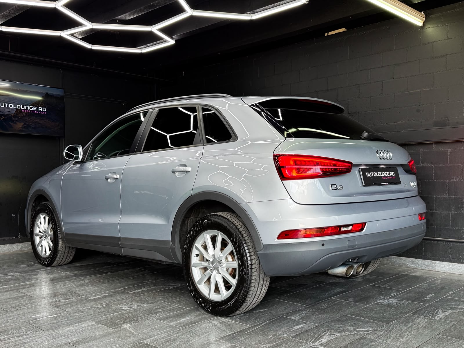 AUDI Q3 1.4 TFSI ultra sport-showroom-element-3