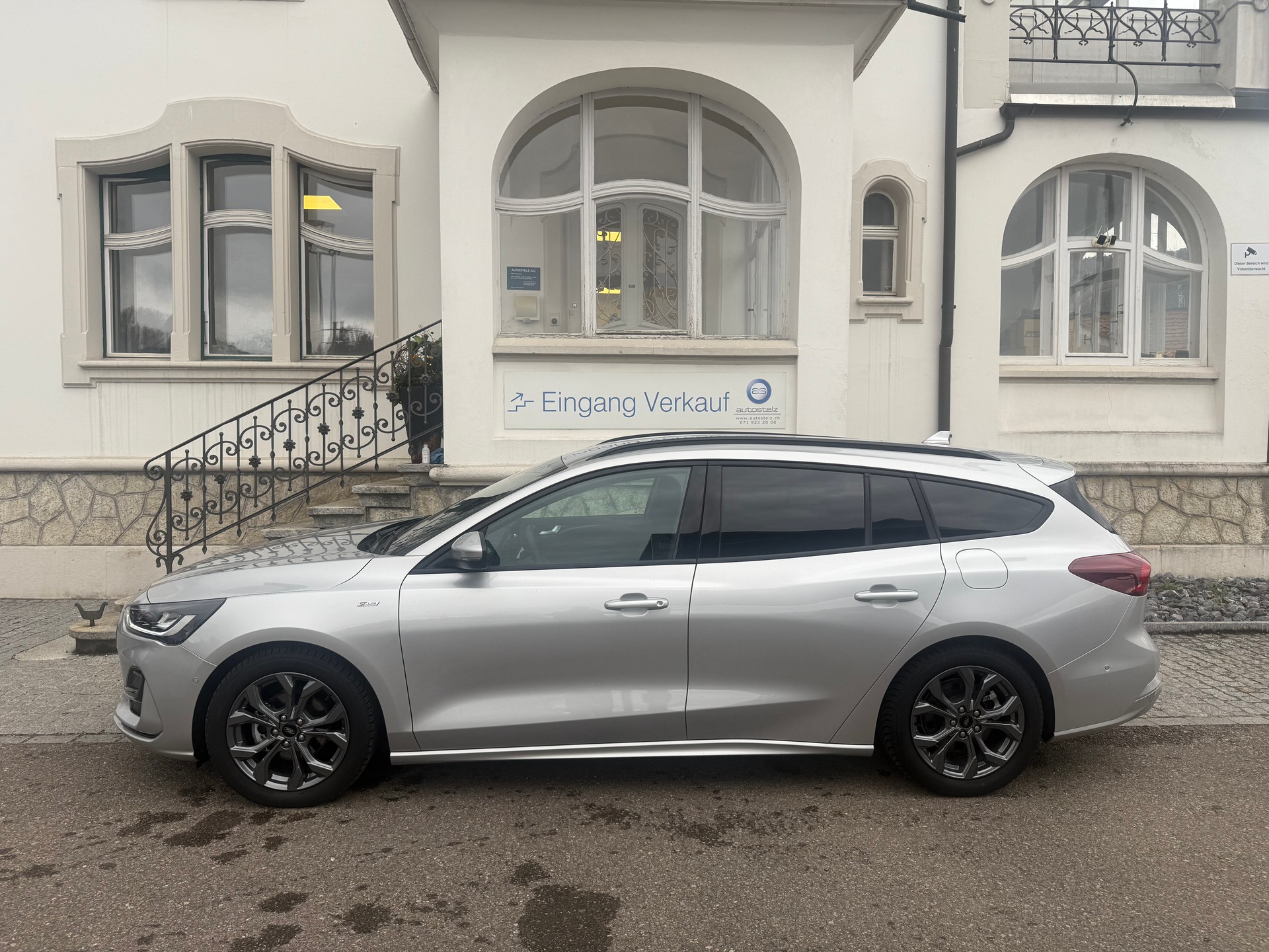 FORD Focus Station Wagon 1.0i EcoB Hybrid 155 ST-Line X-showroom-element-2