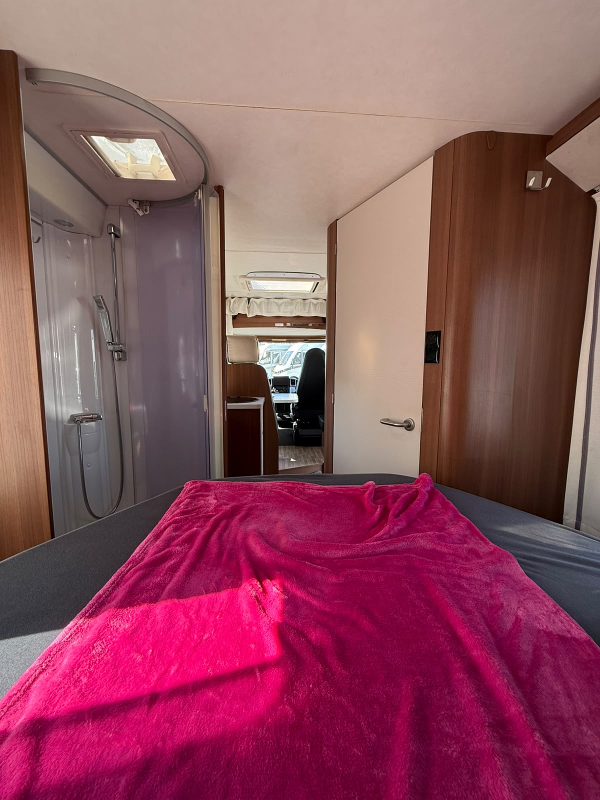 FIAT LMC Expolorer Sportline*Das vollintegrierte Premium-Wohnmobil für Urlauber*-image-11