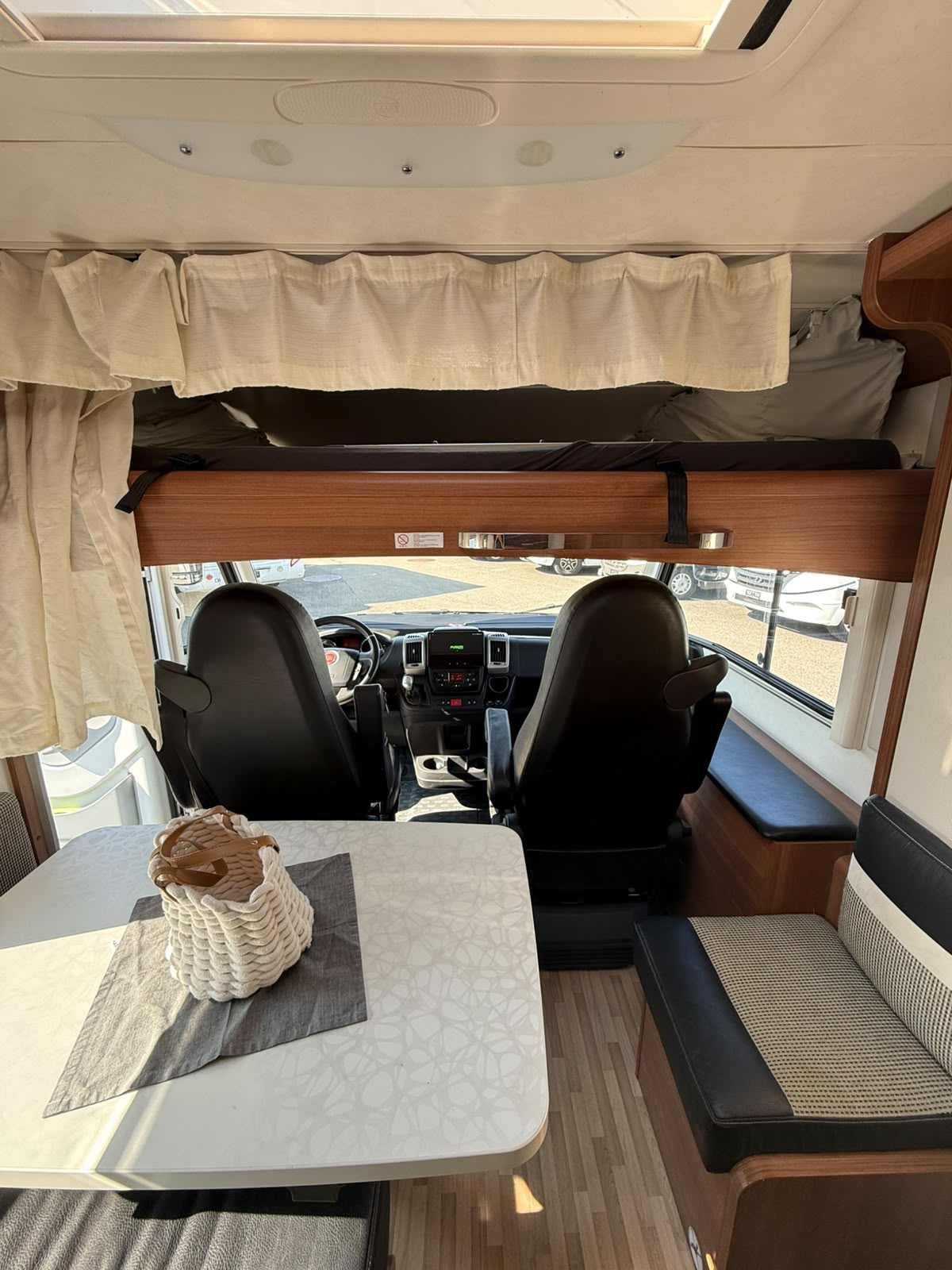 FIAT LMC Expolorer Sportline*Das vollintegrierte Premium-Wohnmobil für Urlauber*-image-7