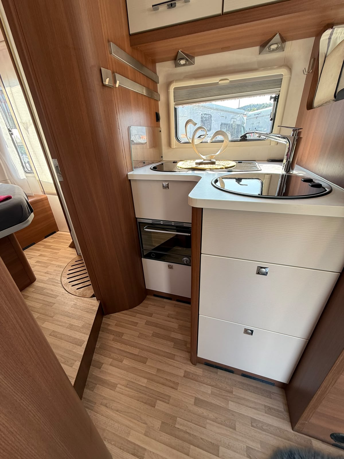 FIAT LMC Expolorer Sportline*Das vollintegrierte Premium-Wohnmobil für Urlauber*-image-10