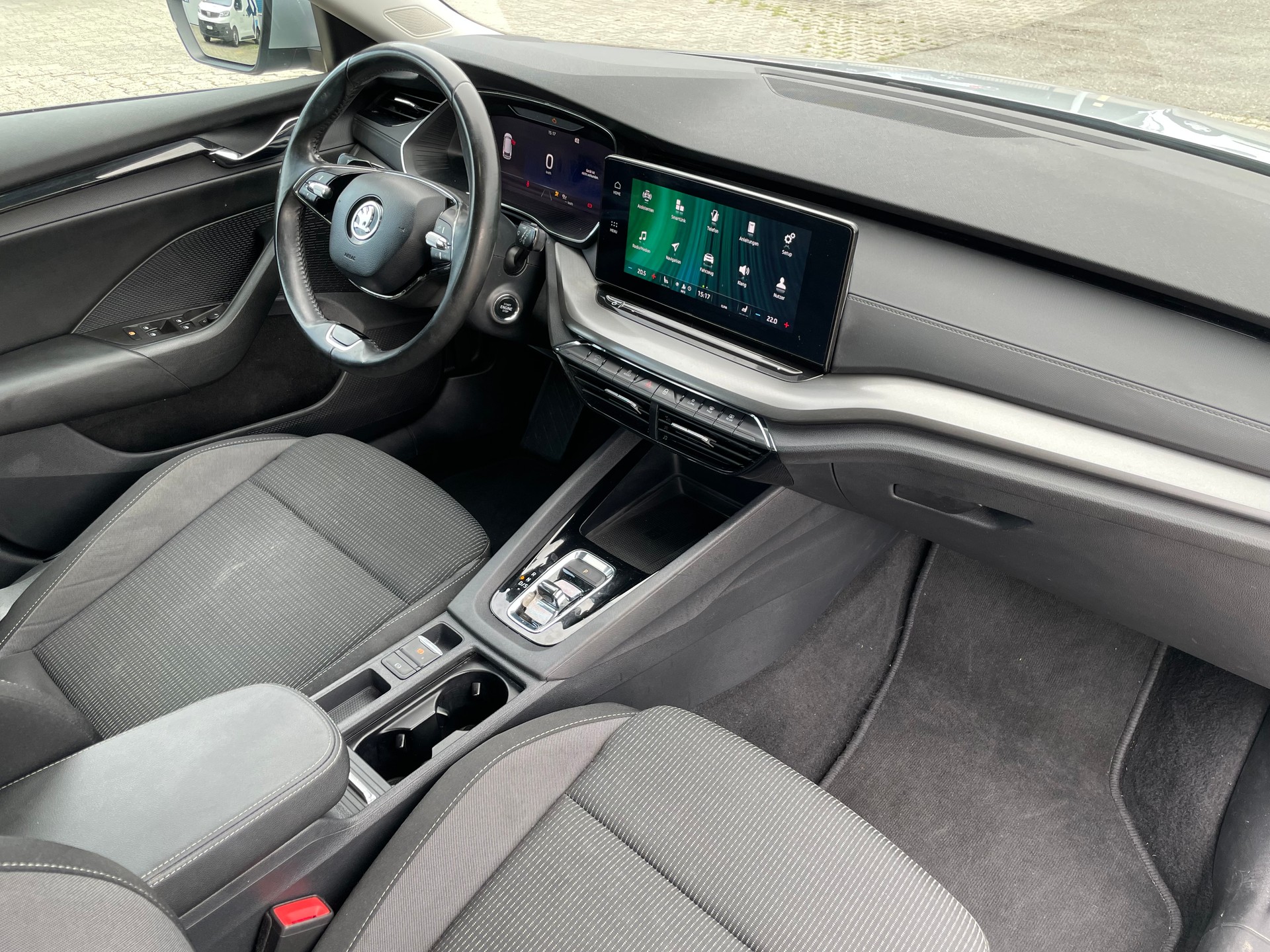 SKODA Octavia Combi 2.0 TDI DSG Ambition 4x4 * neue Bremsen vorne und hinten *-image-13