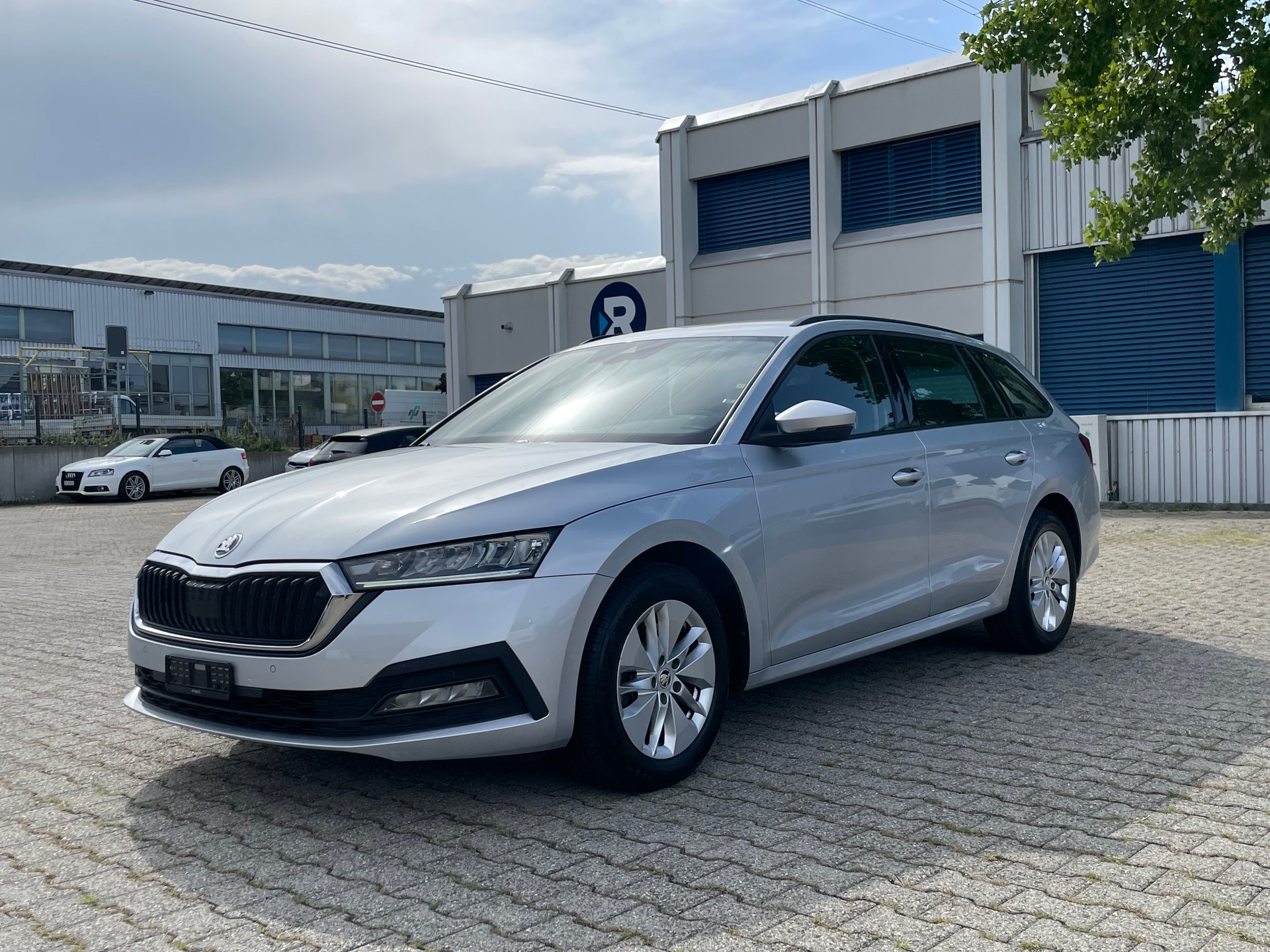 SKODA Octavia Combi 2.0 TDI DSG Ambition 4x4 * neue Bremsen vorne und hinten *