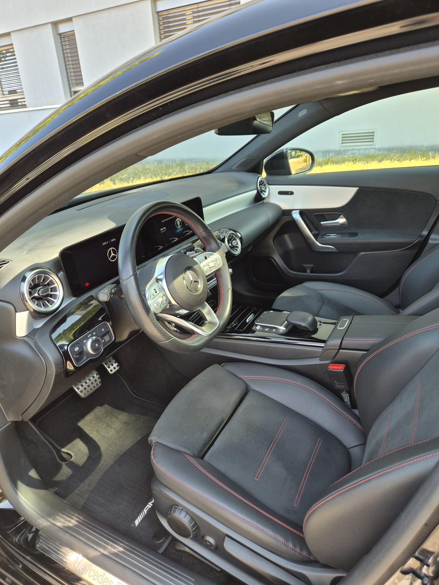 MERCEDES-BENZ A 180 Night Star AMG Line-image-3