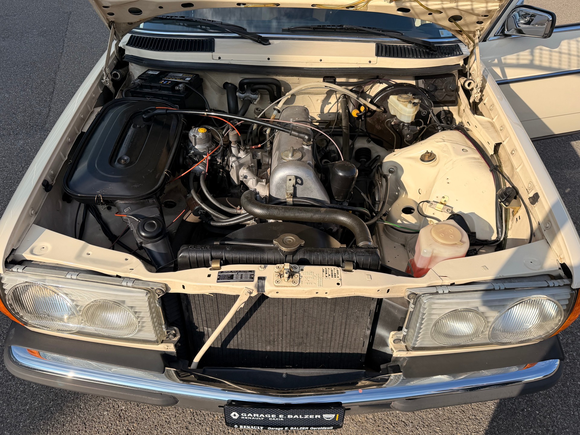 MERCEDES-BENZ 230-image-12
