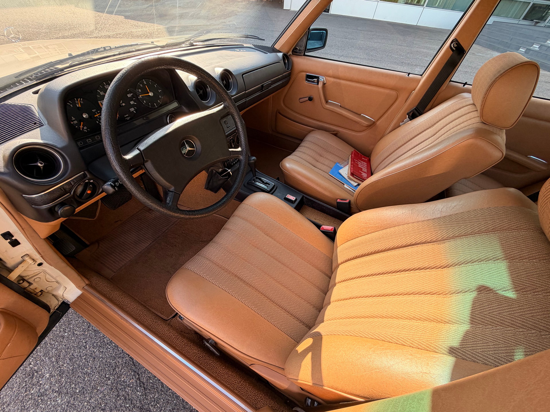 MERCEDES-BENZ 230-image-7