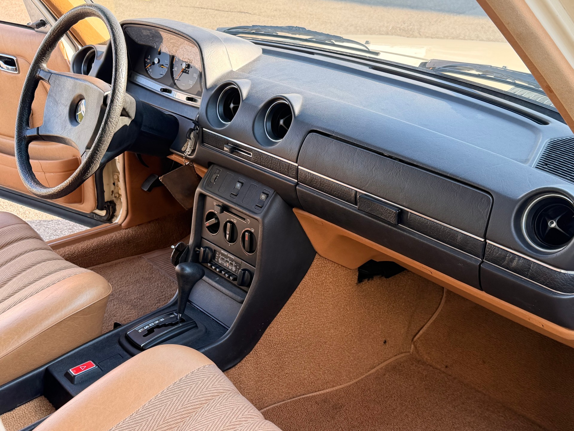 MERCEDES-BENZ 230-image-10