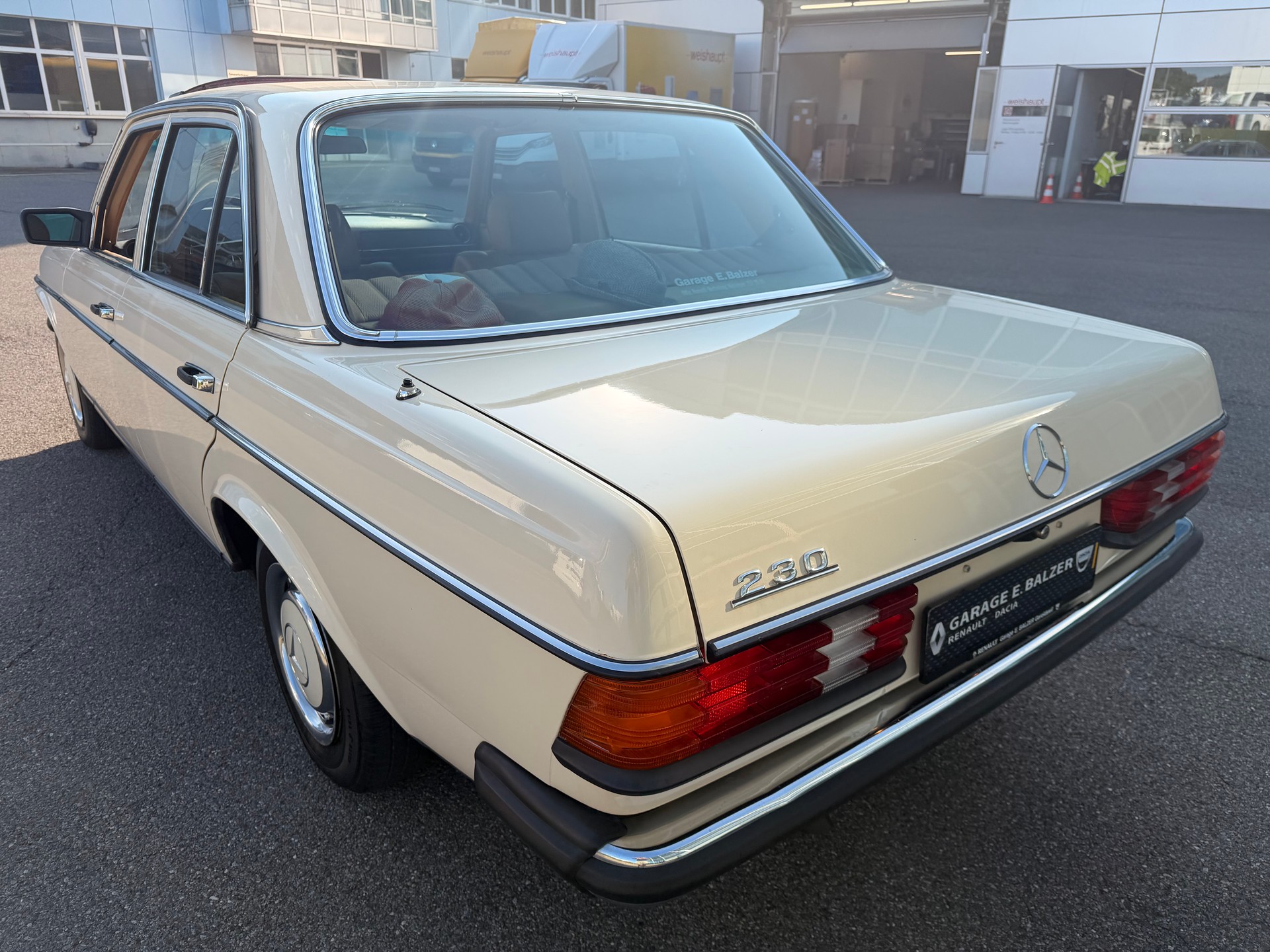MERCEDES-BENZ 230-image-6
