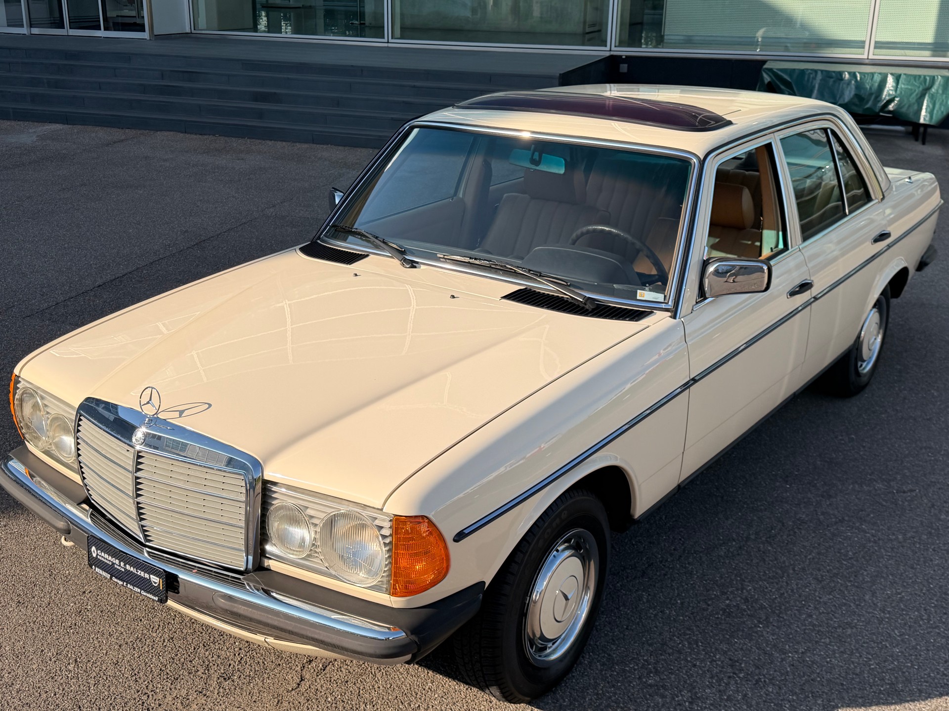 MERCEDES-BENZ 230-image-1