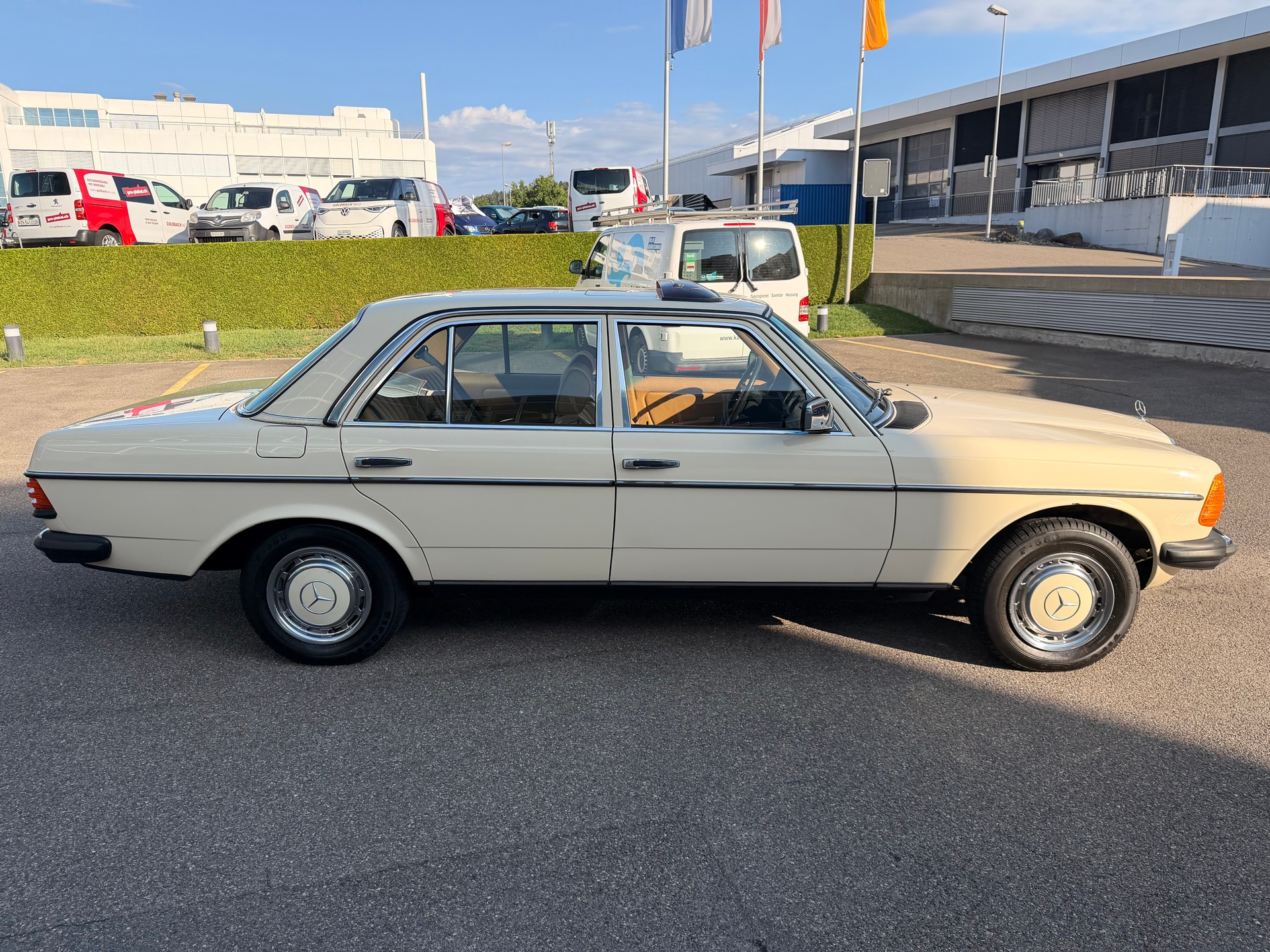 MERCEDES-BENZ 230-image-3