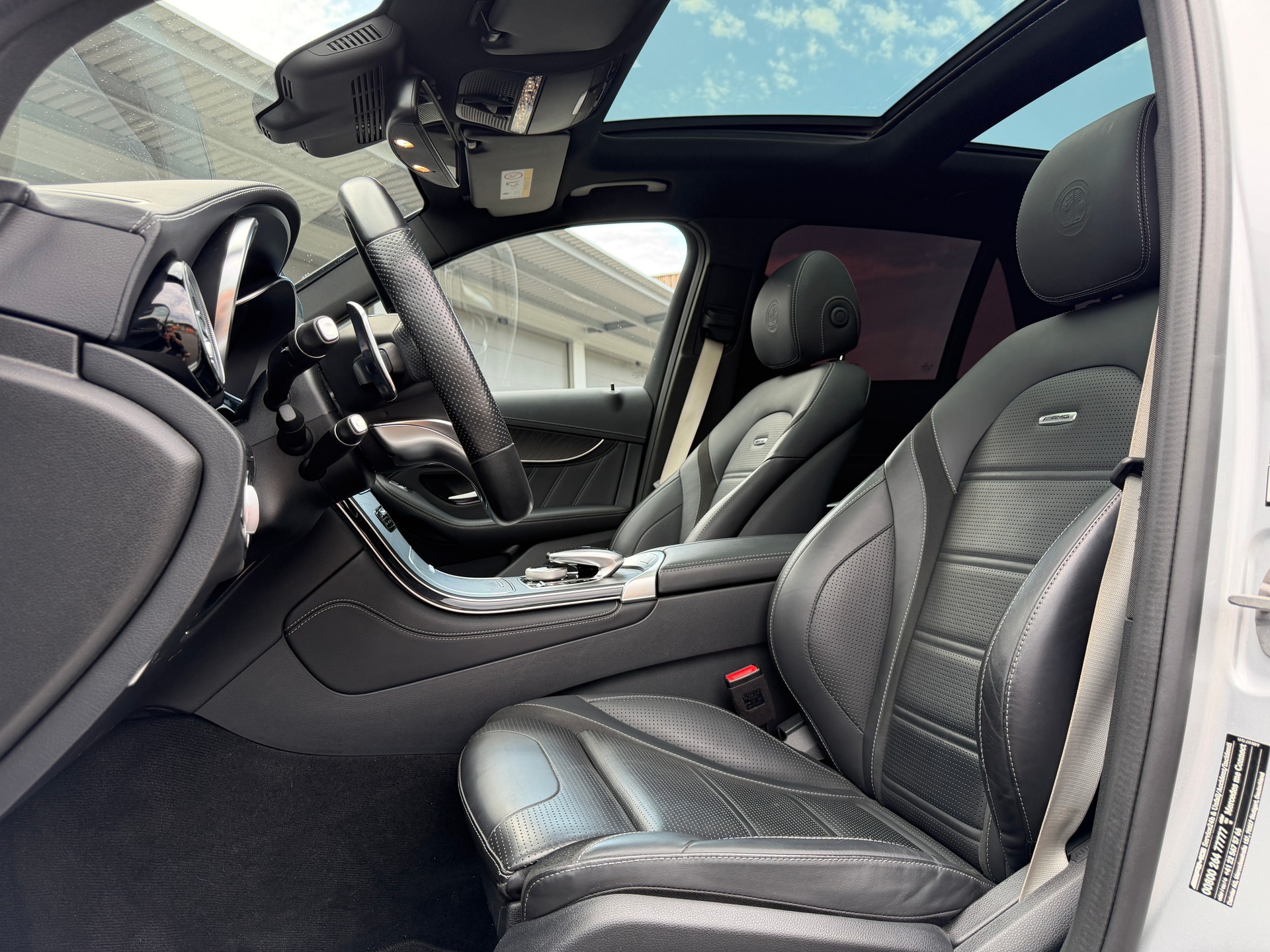 MERCEDES-BENZ GLC 63 S AMG 4Matic+ 9G-Tronic-image-9