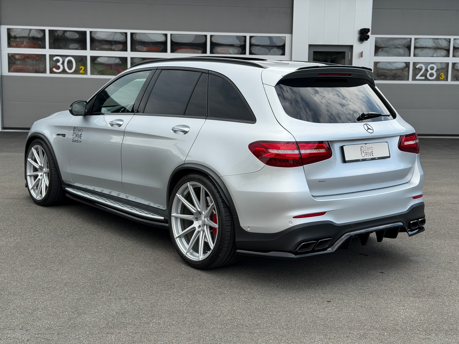 MERCEDES-BENZ GLC 63 S AMG 4Matic+ 9G-Tronic-image-5