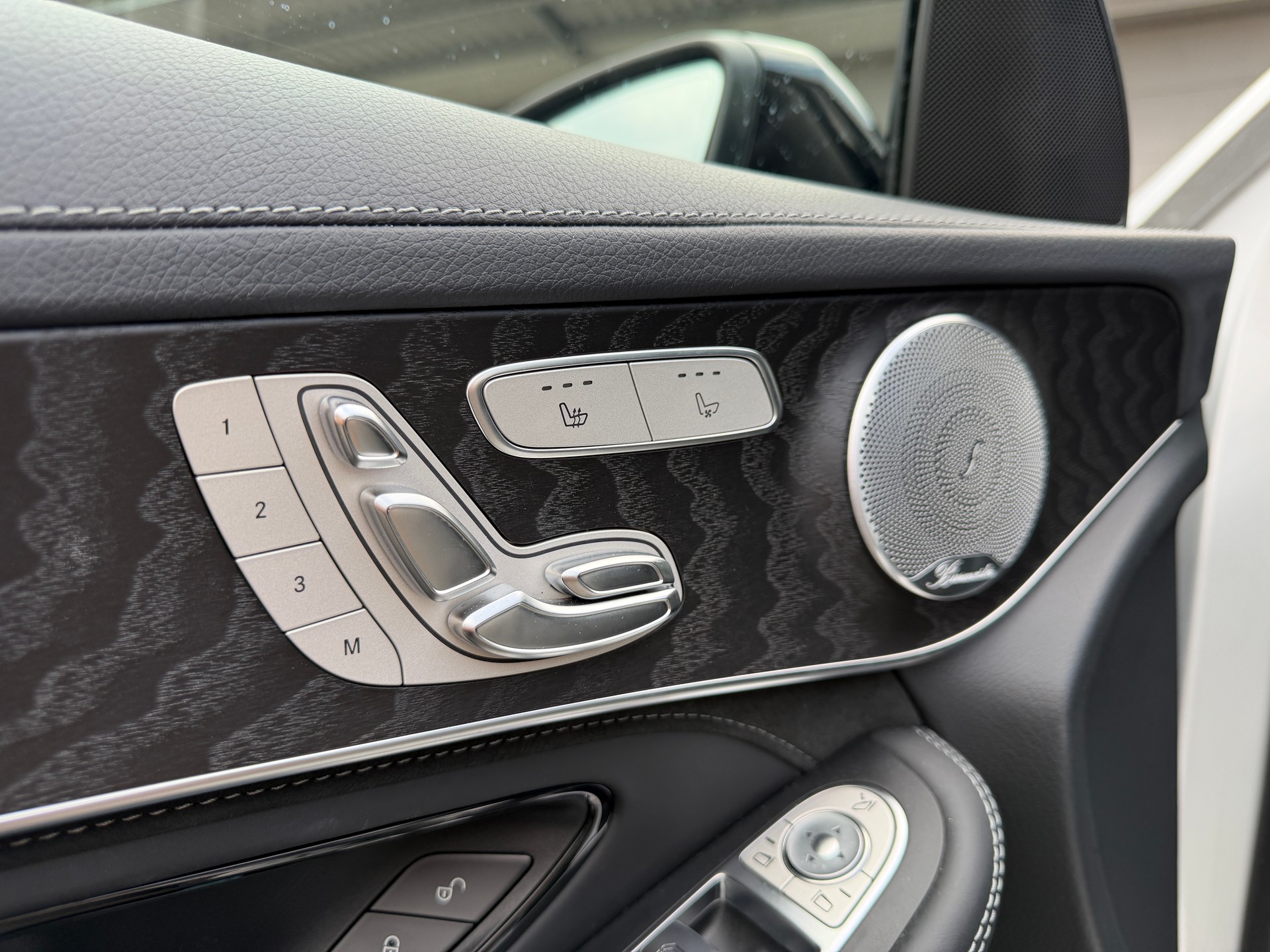 MERCEDES-BENZ GLC 63 S AMG 4Matic+ 9G-Tronic-image-11
