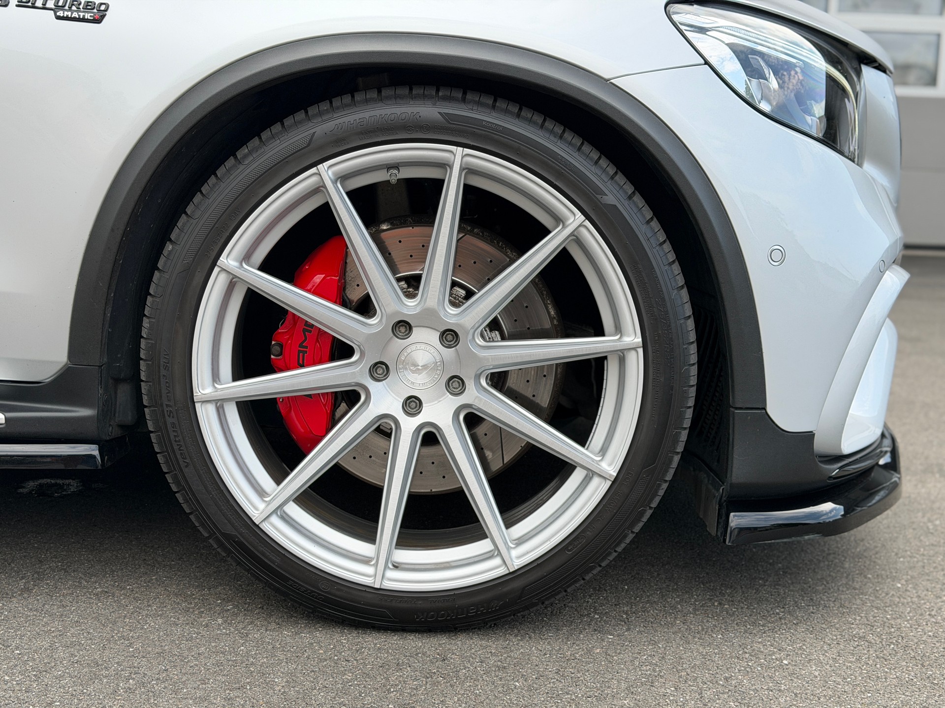 MERCEDES-BENZ GLC 63 S AMG 4Matic+ 9G-Tronic-image-4