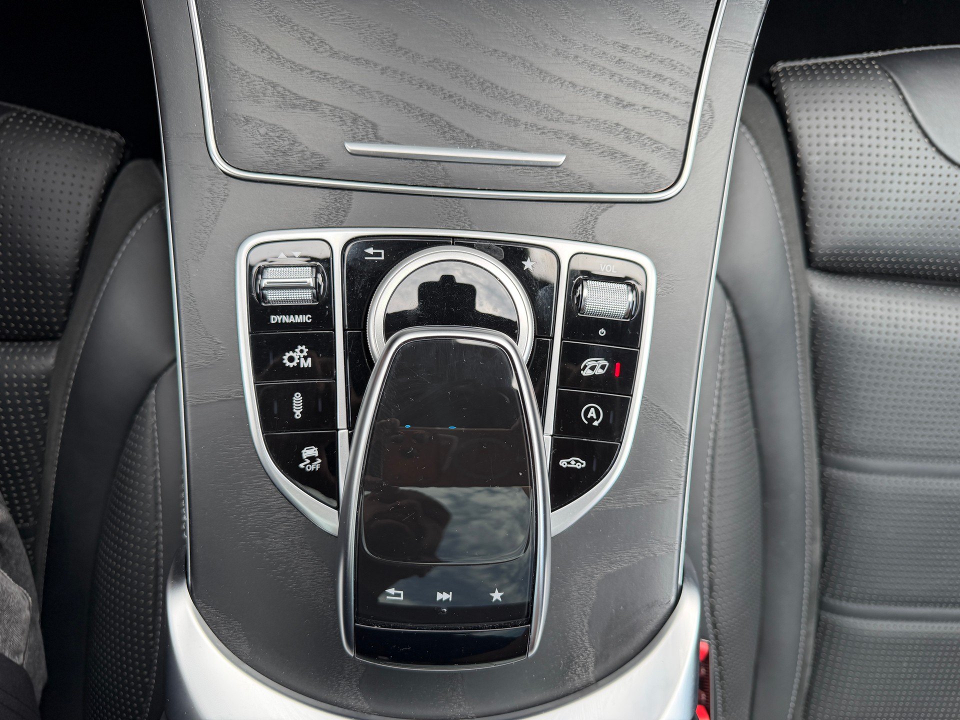 MERCEDES-BENZ GLC 63 S AMG 4Matic+ 9G-Tronic-image-10