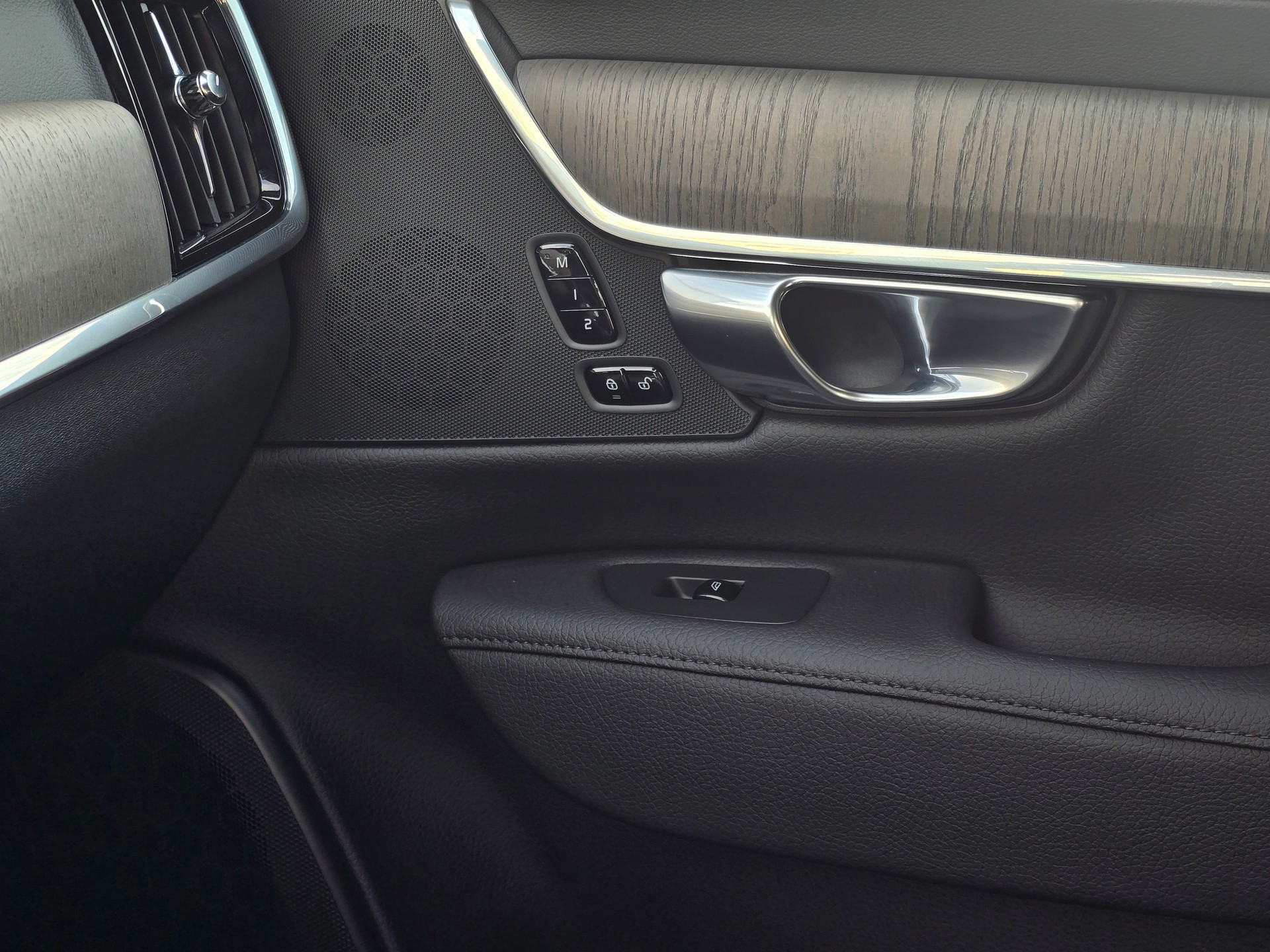 VOLVO S90 B6 AWD Inscription Geartronic-image-28