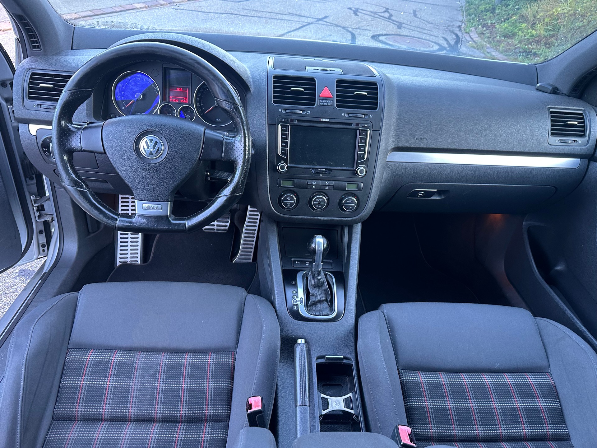 VW Golf 2.0 TFSI GTI-image-8