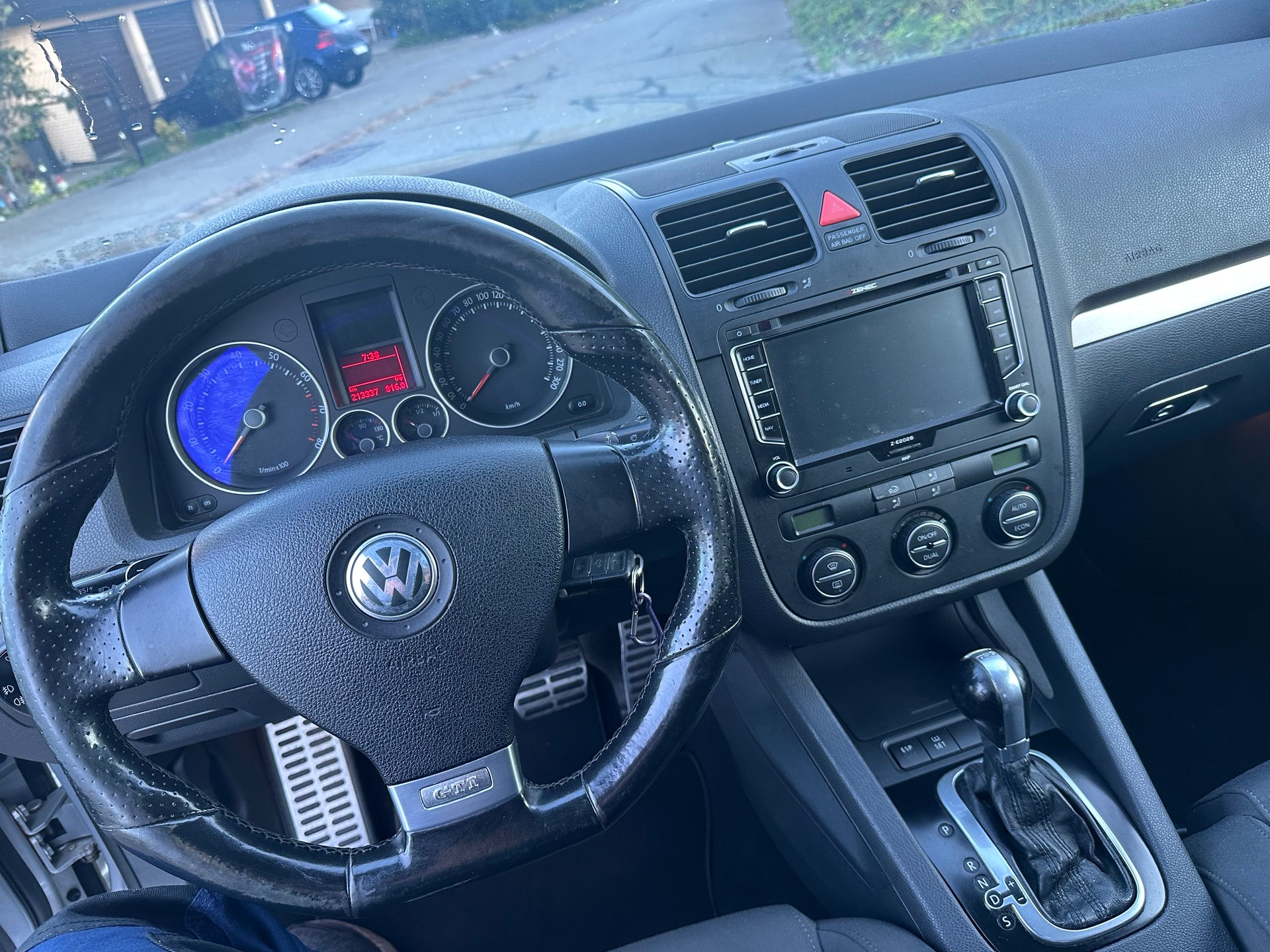 VW Golf 2.0 TFSI GTI-image-10