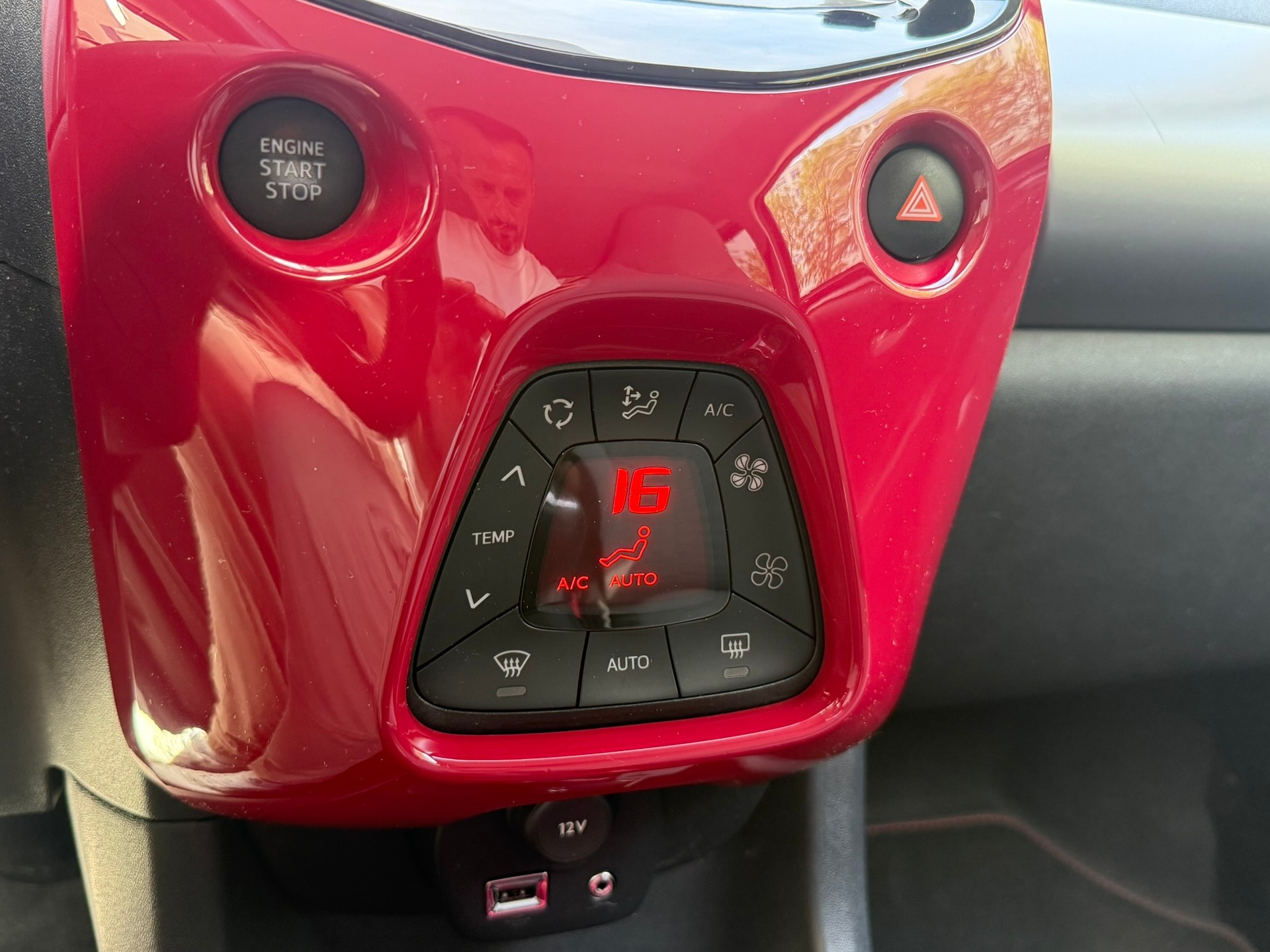 CITROEN C1 1.2 PureTech Shine-image-14