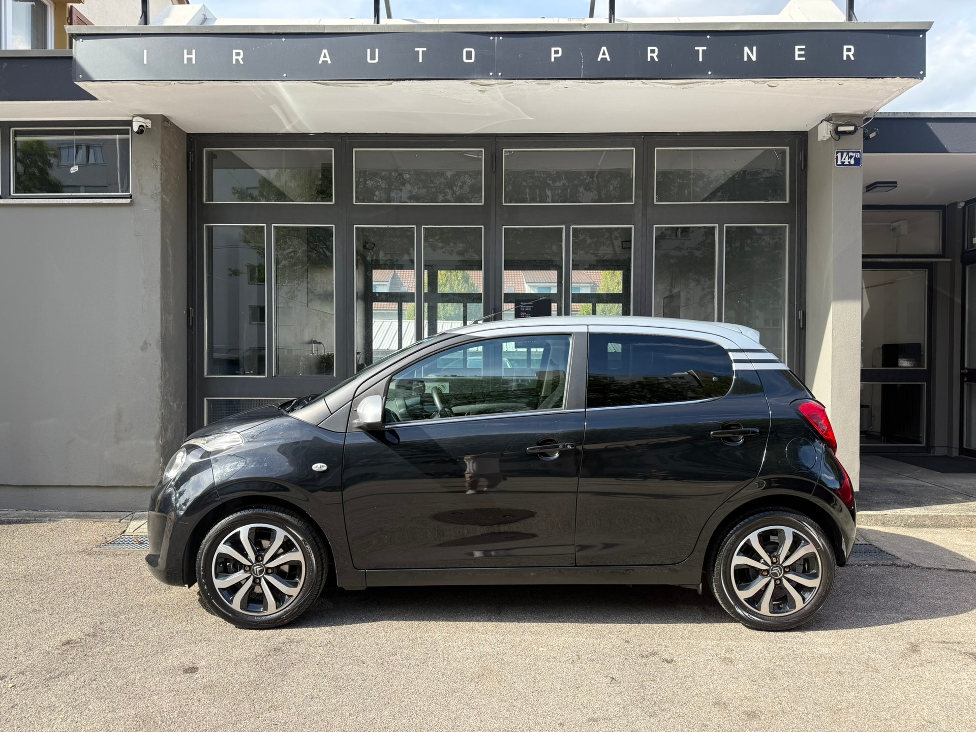CITROEN C1 1.2 PureTech Shine-showroom-element-1