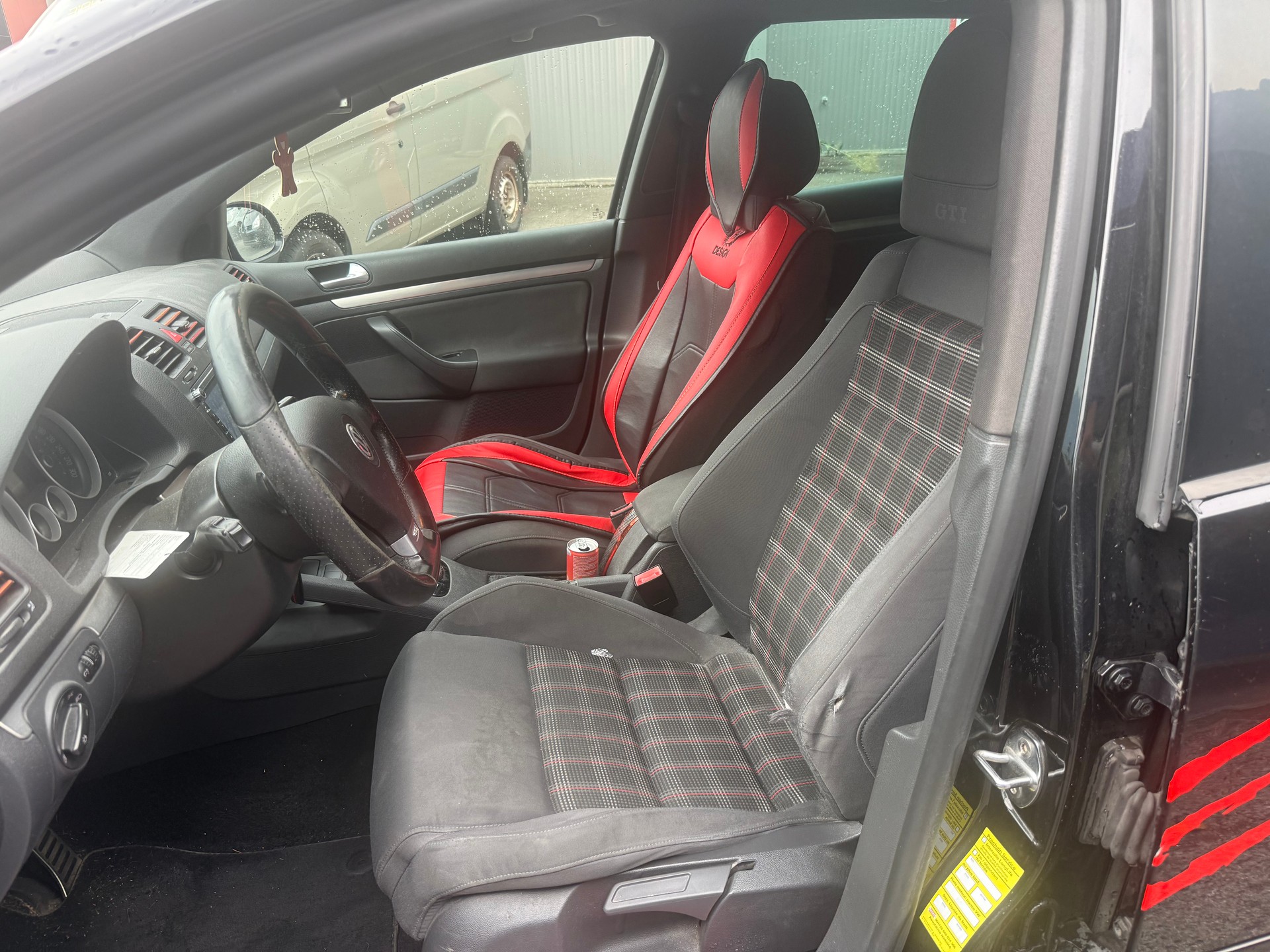 VW Golf 2.0 TFSI GTI-showroom-element-2
